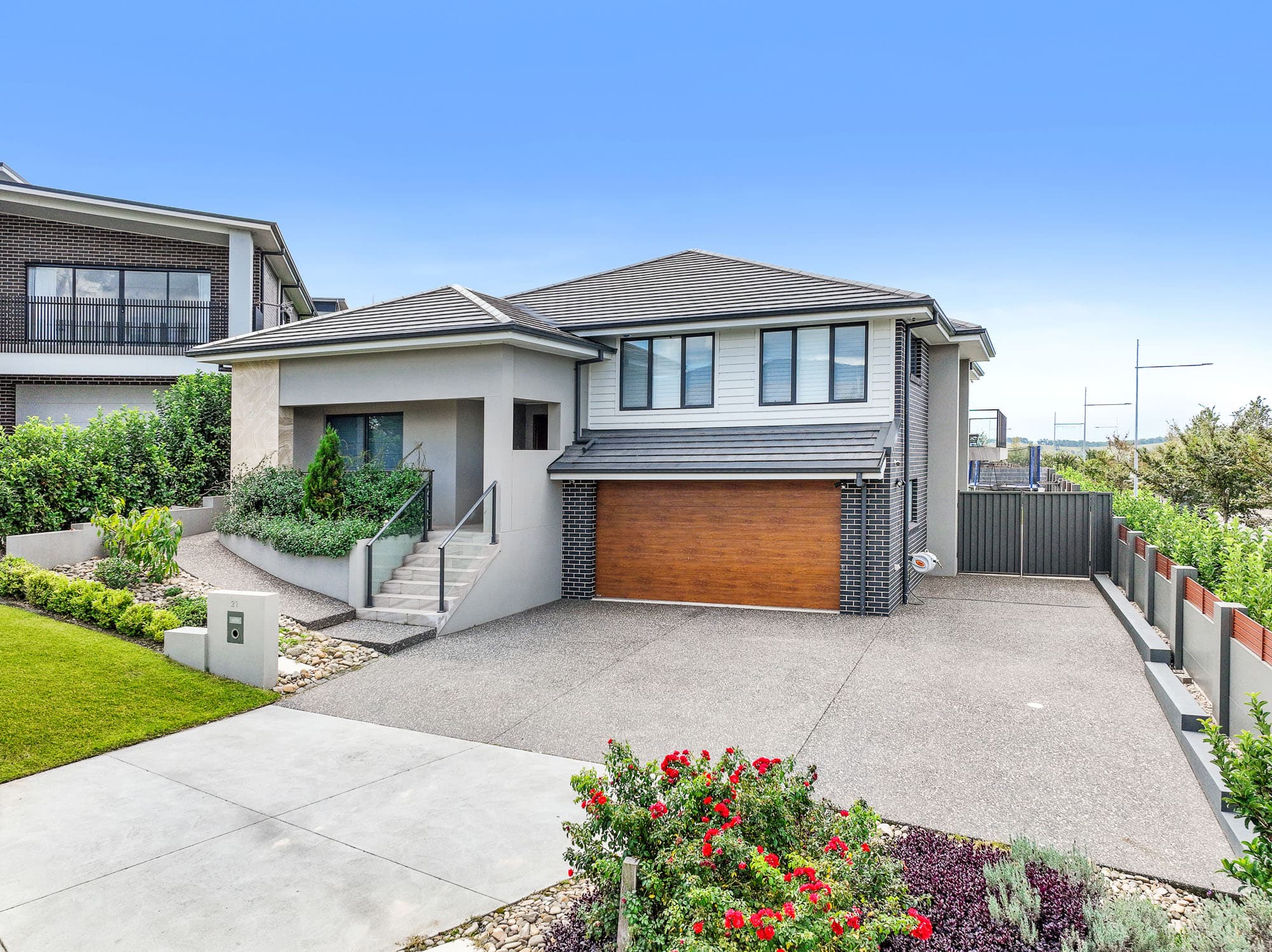 21 McNevin Close, Calderwood, Calderwood - Thumbnail 2