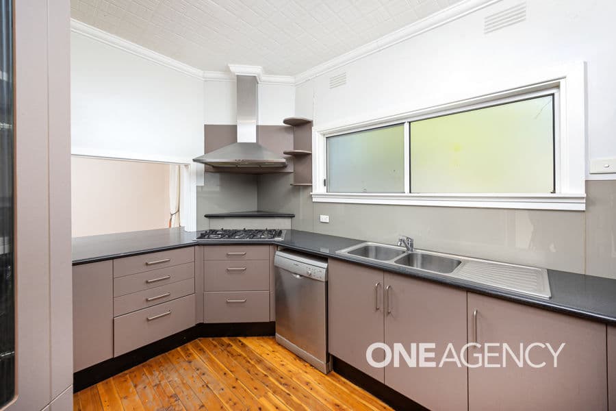 43 NORTHCOTT Parade, Mount Austin, Mount Austin - Thumbnail 4