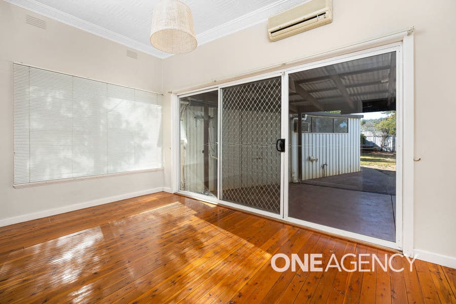 43 NORTHCOTT Parade, Mount Austin, Mount Austin - Thumbnail 7