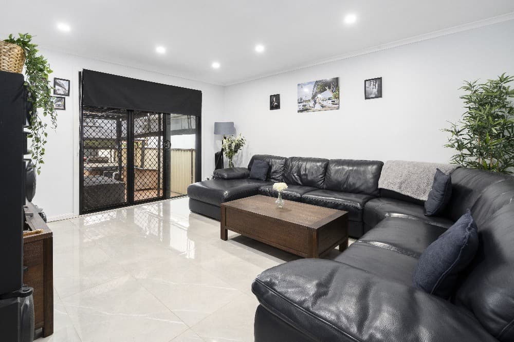 2 Suffolk Street, Miller, Miller - Thumbnail 2