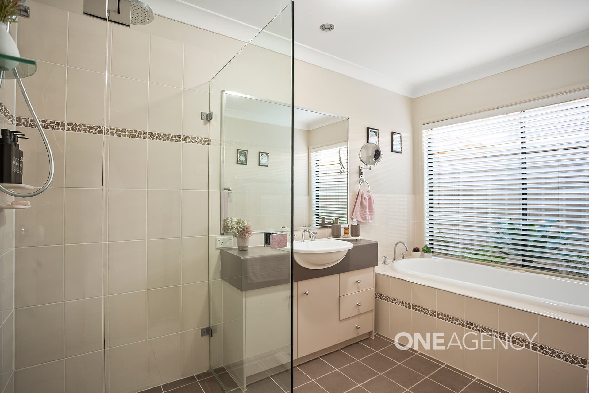 10 Hubbard Avenue, Horsley, Horsley - Thumbnail 8