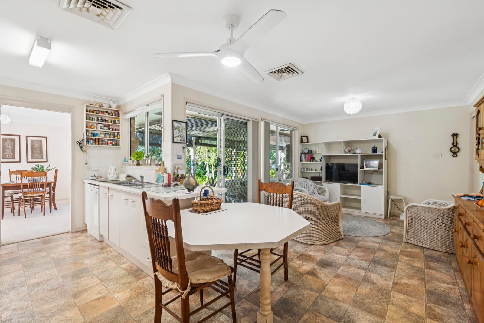 81 Loaders Lane, Coffs Harbour, Coffs Harbour - Thumbnail 6