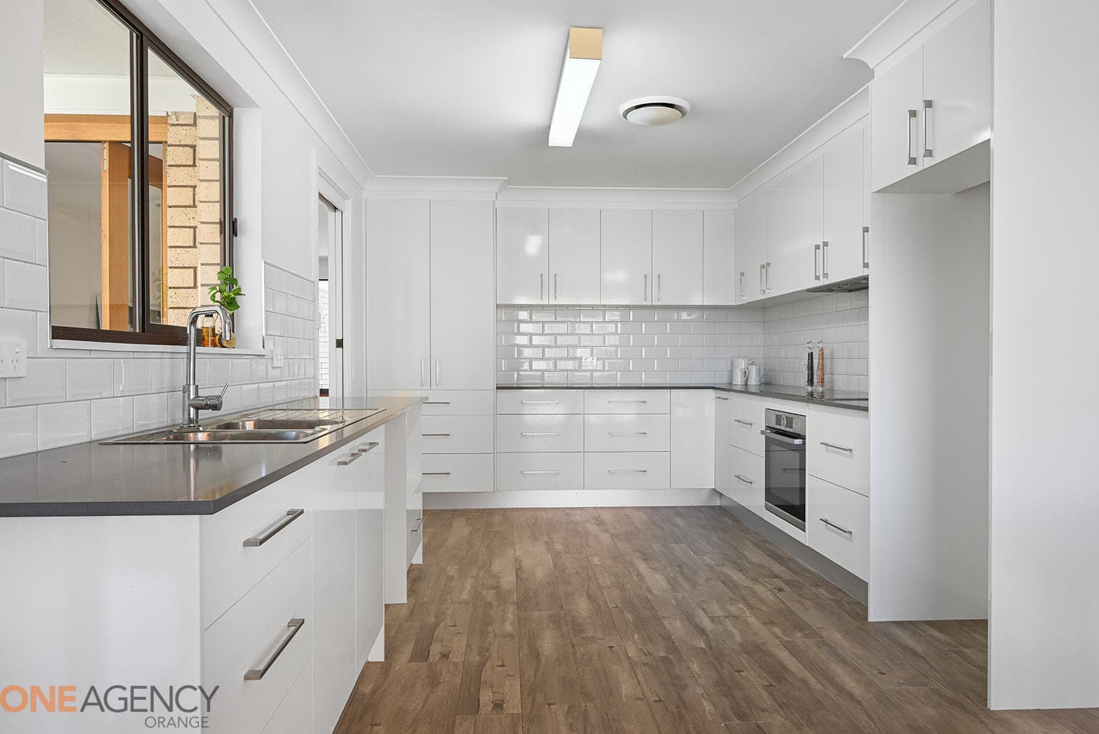 3 Kirra Lane, Orange, Orange - Thumbnail 3