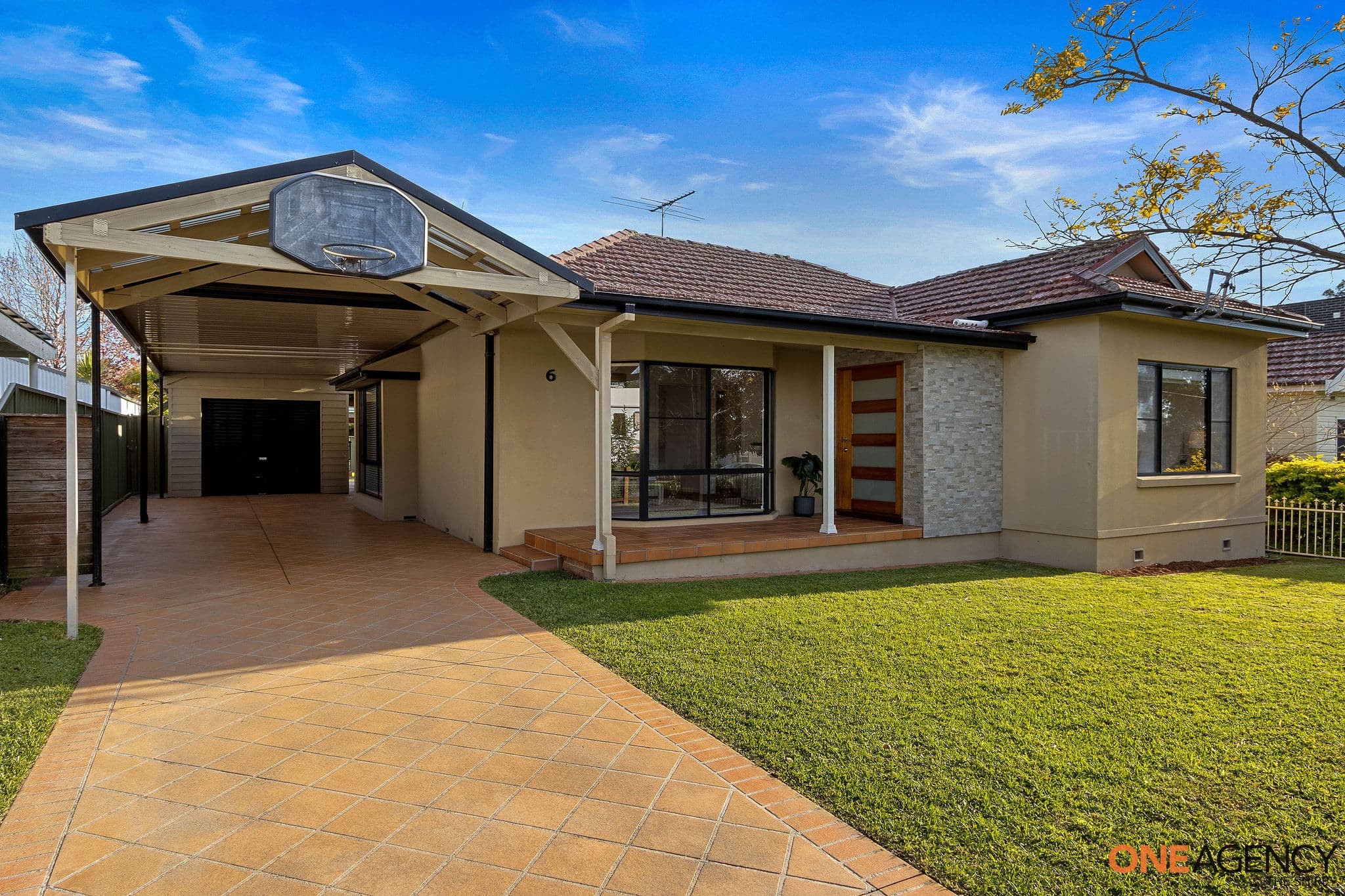 6 Wallawa Avenue, Engadine, Engadine - Image 1