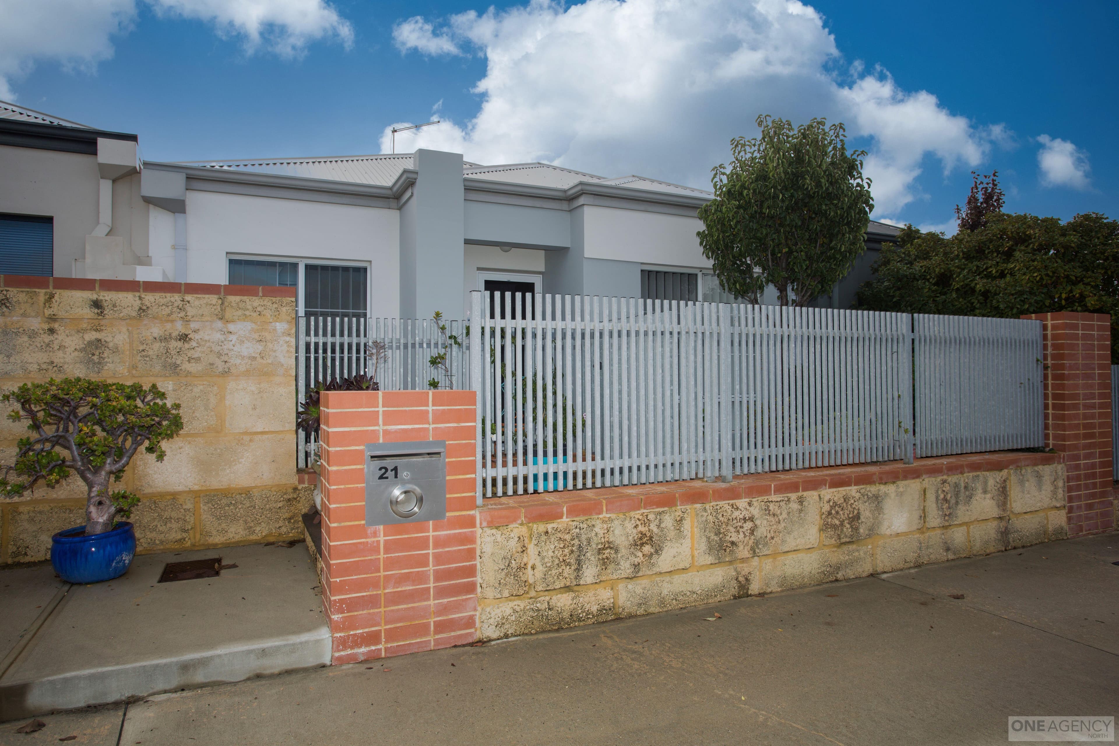 21 Perkins Drive, Clarkson, Clarkson - Image 1