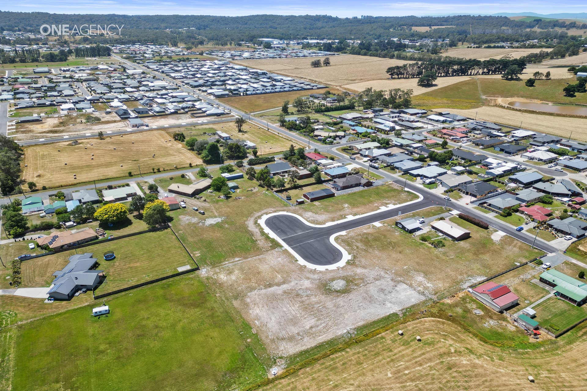 Stanley Street South, Latrobe, Latrobe - Thumbnail 3