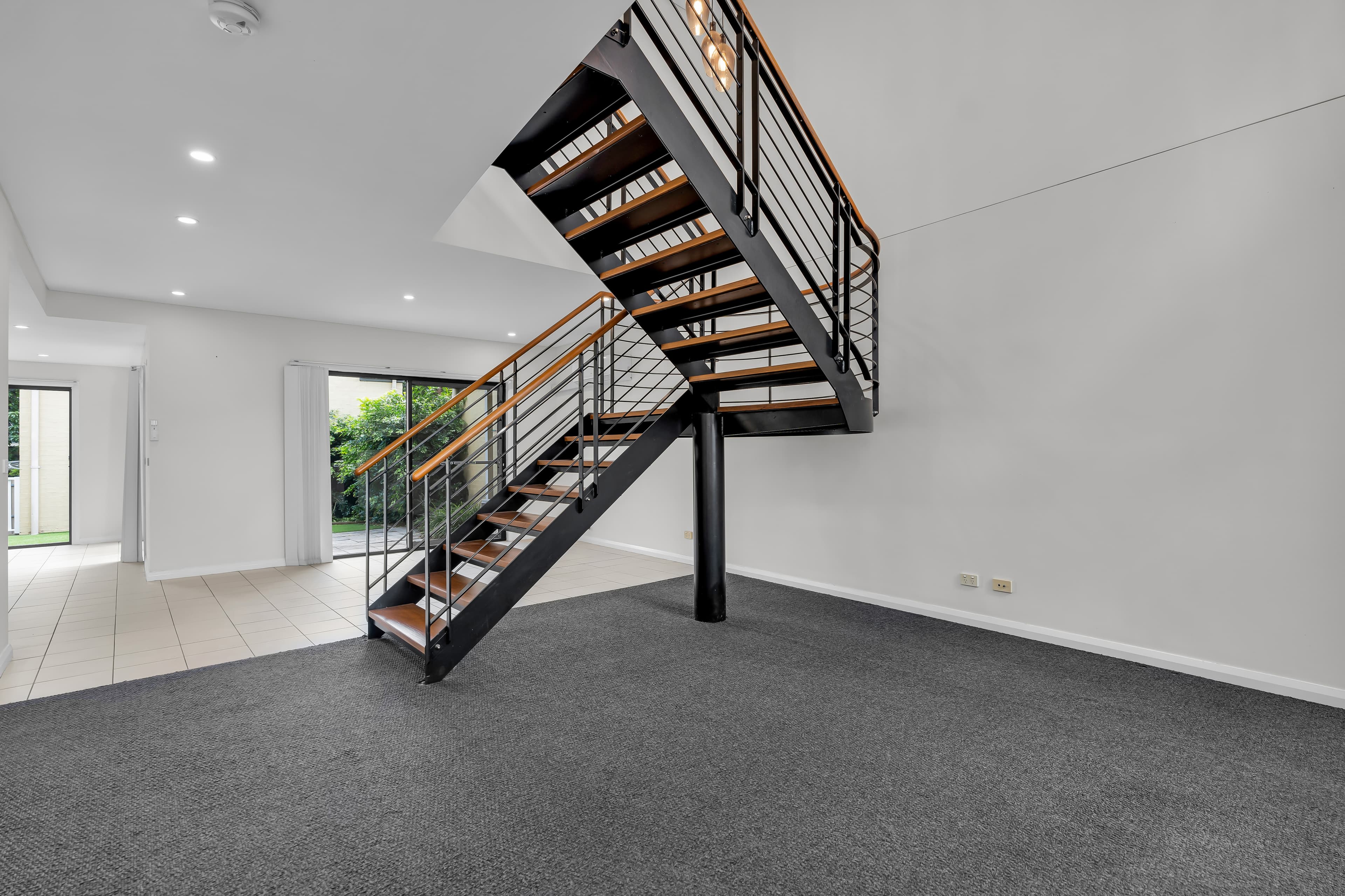 37 Parkside Crescent, Campbelltown, Campbelltown - Thumbnail 4