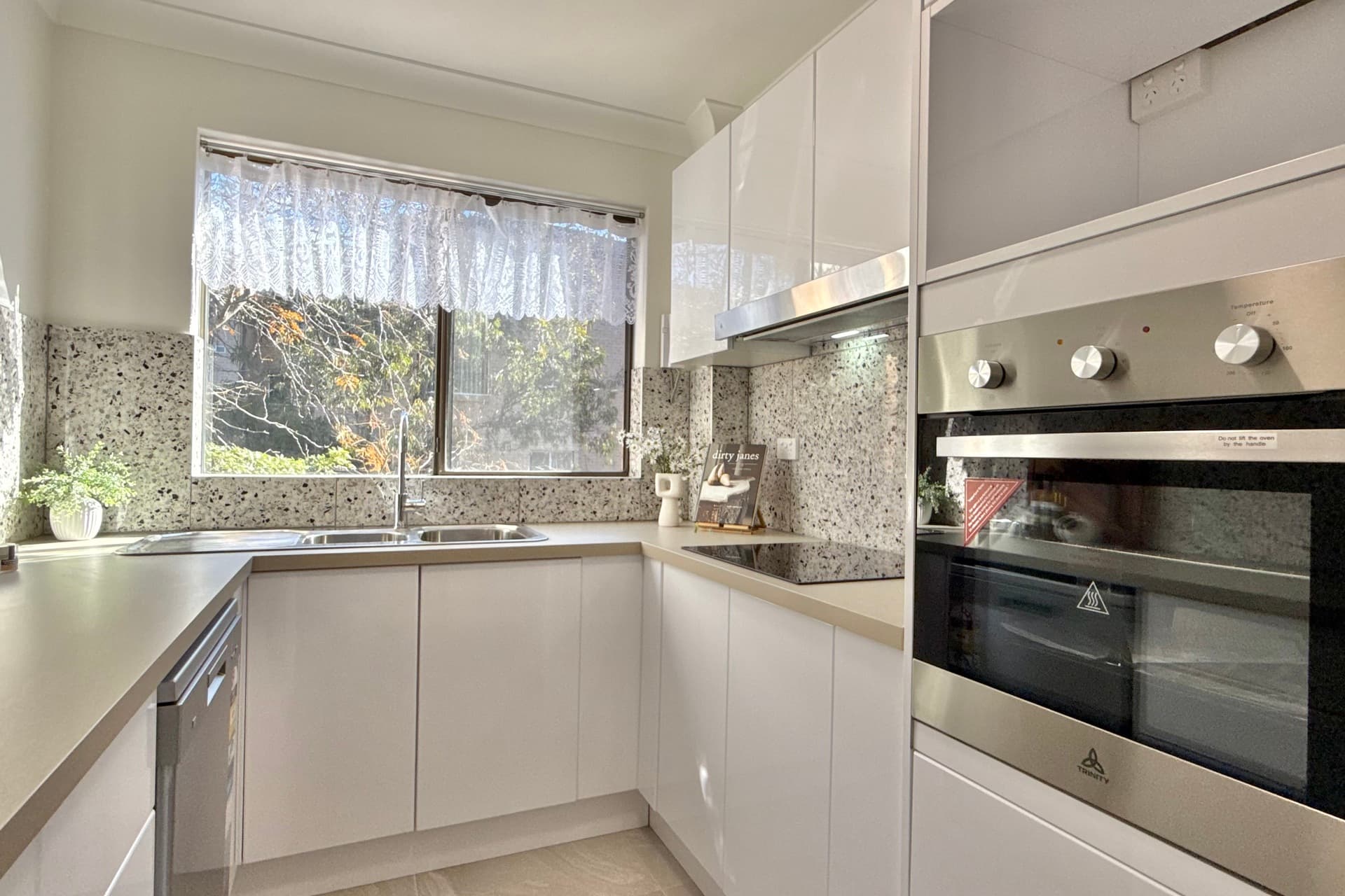 16/131-139 Oak Road, Kirrawee, Kirrawee - Thumbnail 5