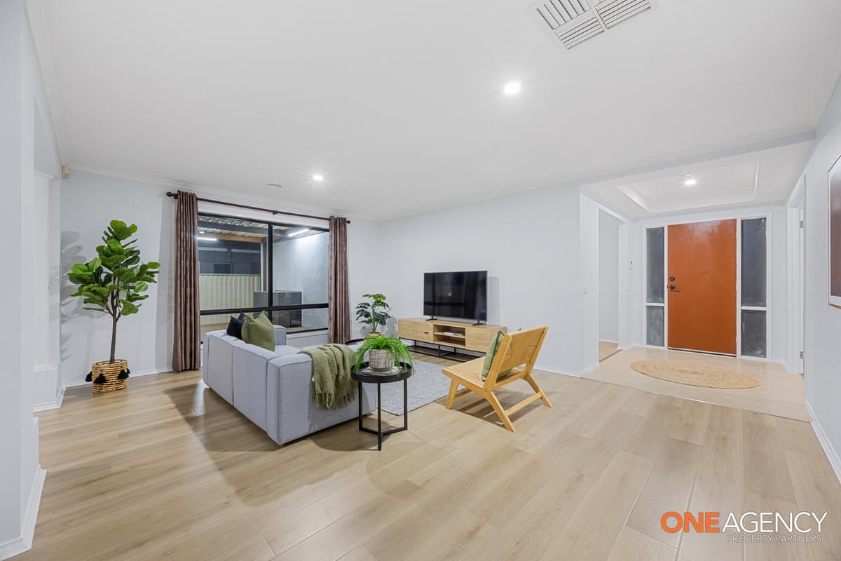 15 Pesaro Place, Point Cook, Point Cook - Thumbnail 6
