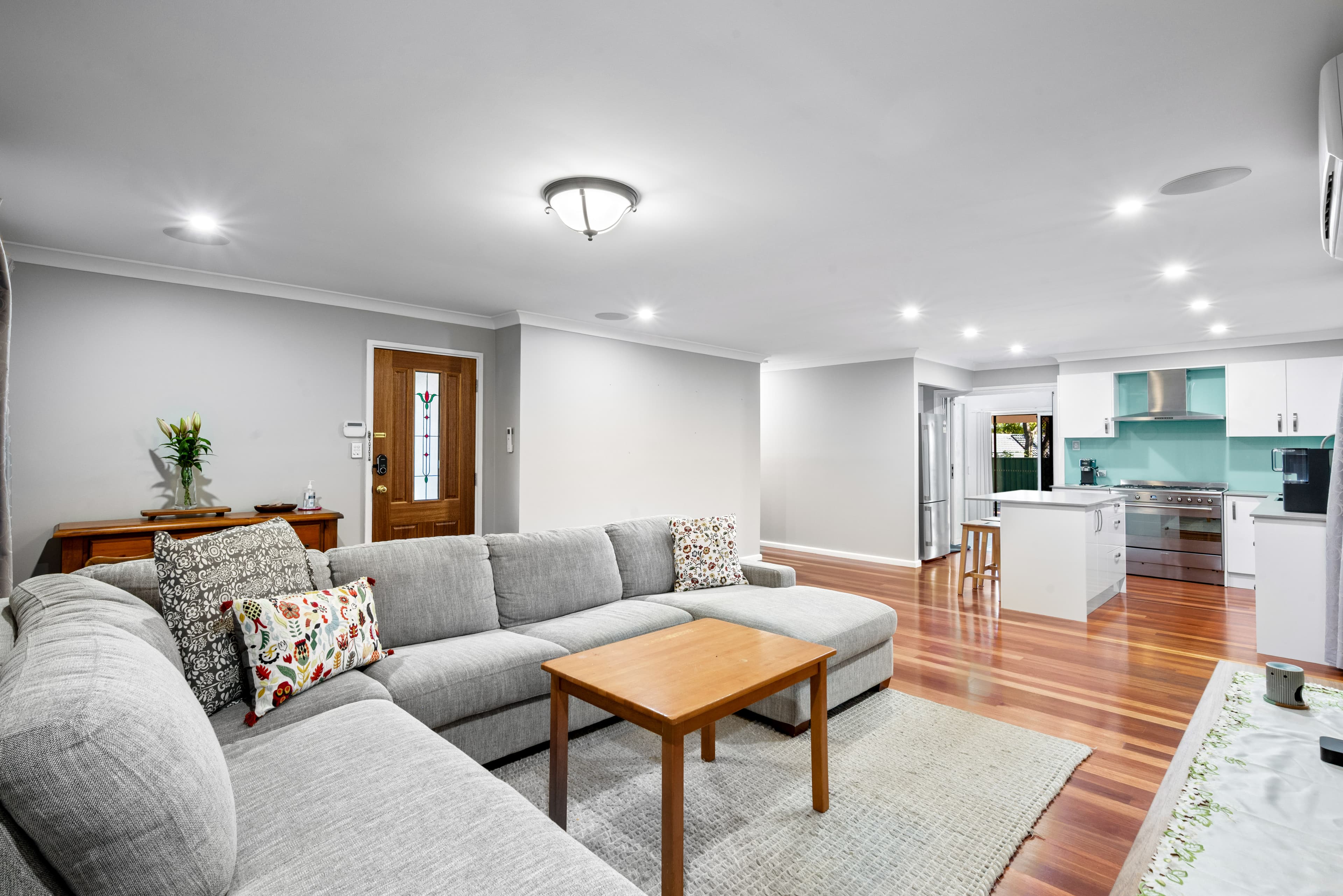 9 Farmview Drive, Cranebrook, Cranebrook - Thumbnail 3