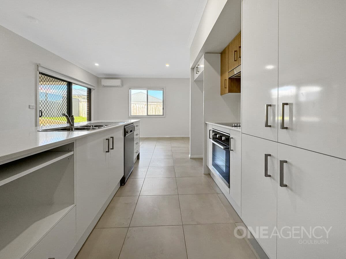 12B McGrath Place, Goulburn, Goulburn - Thumbnail 4