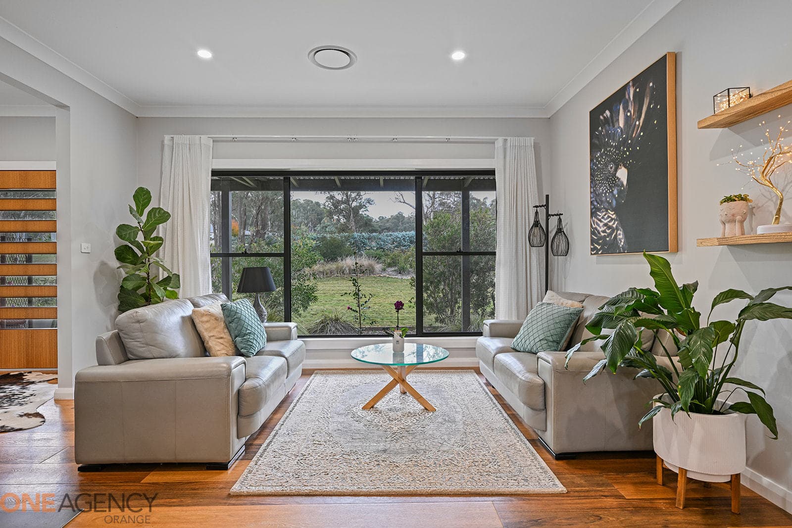 7 White Hill Lane, Orange, Orange - Thumbnail 2