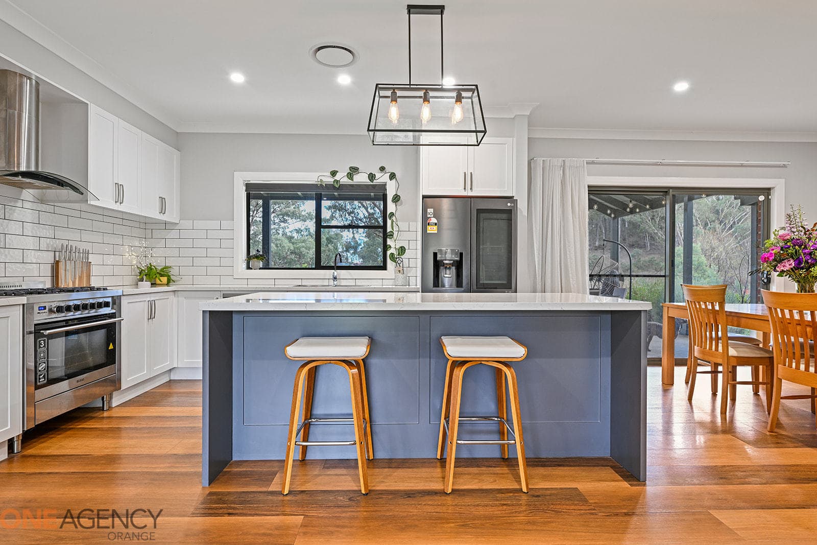 7 White Hill Lane, Orange, Orange - Thumbnail 4