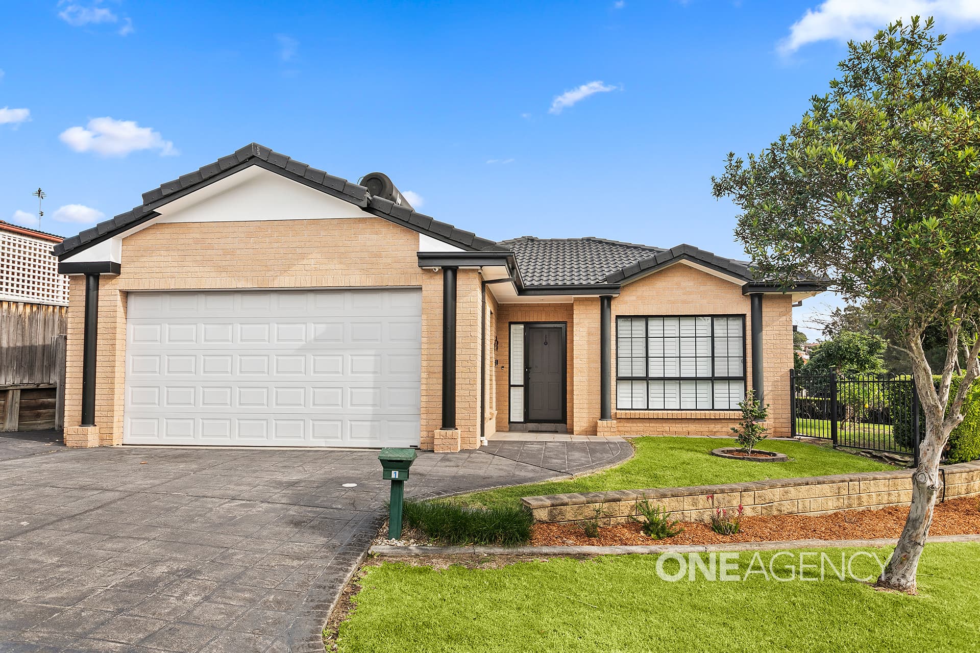 1 Linton Court, Kanahooka, Kanahooka - Image 1