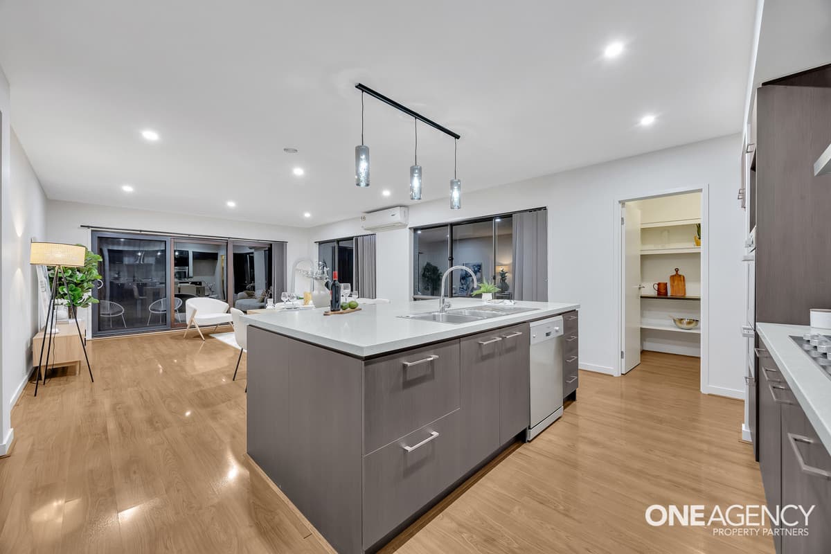 1155 Ison Road, Manor Lakes, Manor Lakes - Thumbnail 7