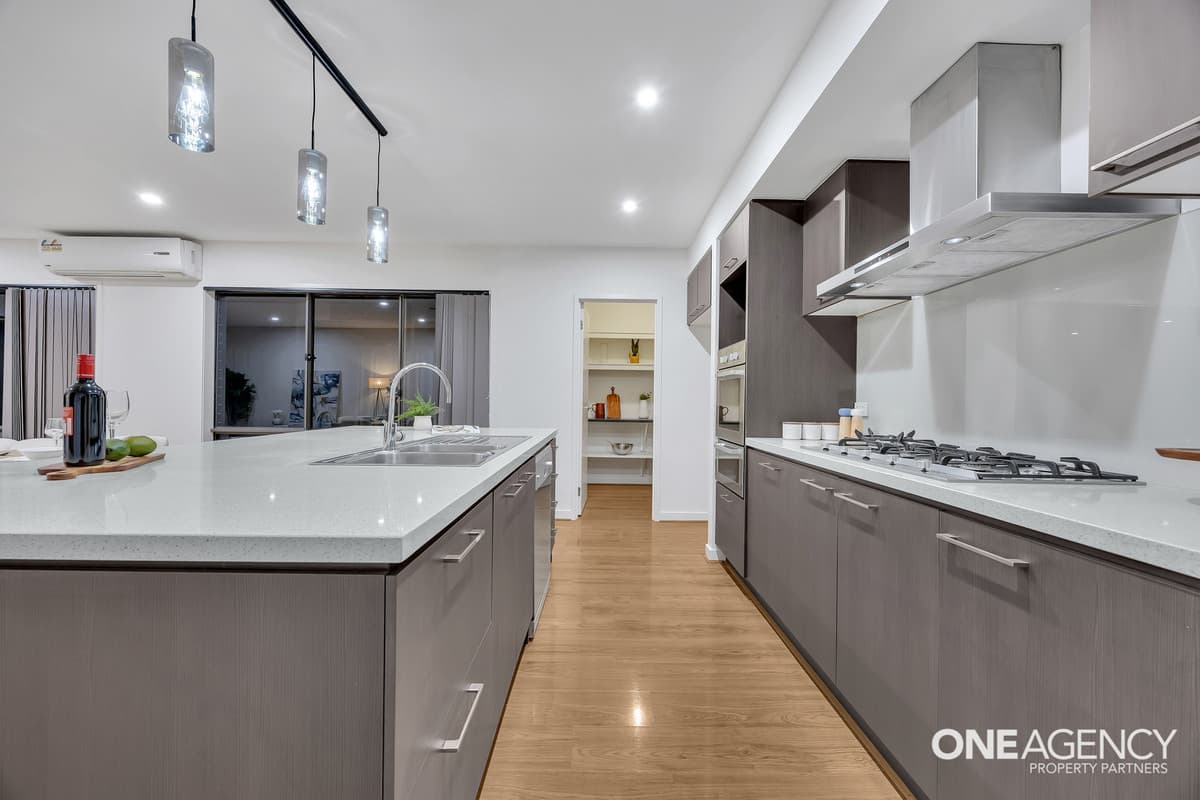 1155 Ison Road, Manor Lakes, Manor Lakes - Thumbnail 8