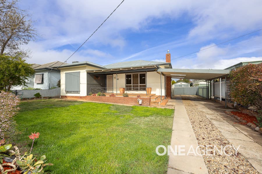 42 CEDUNA Street, Mount Austin, Mount Austin - Image 1