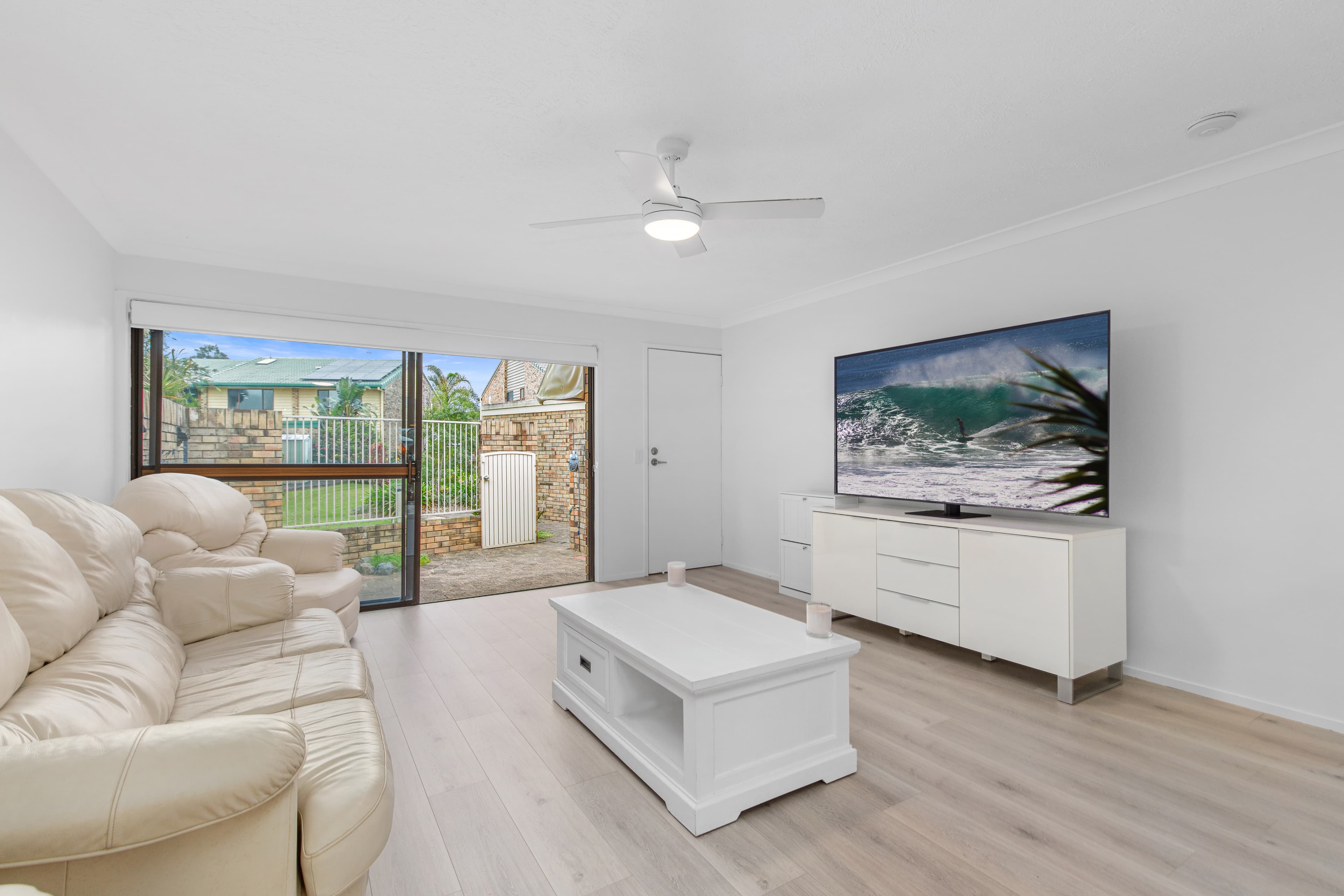 4/26-30 Dunlin Drive, Burleigh Waters, Burleigh Waters - Thumbnail 3