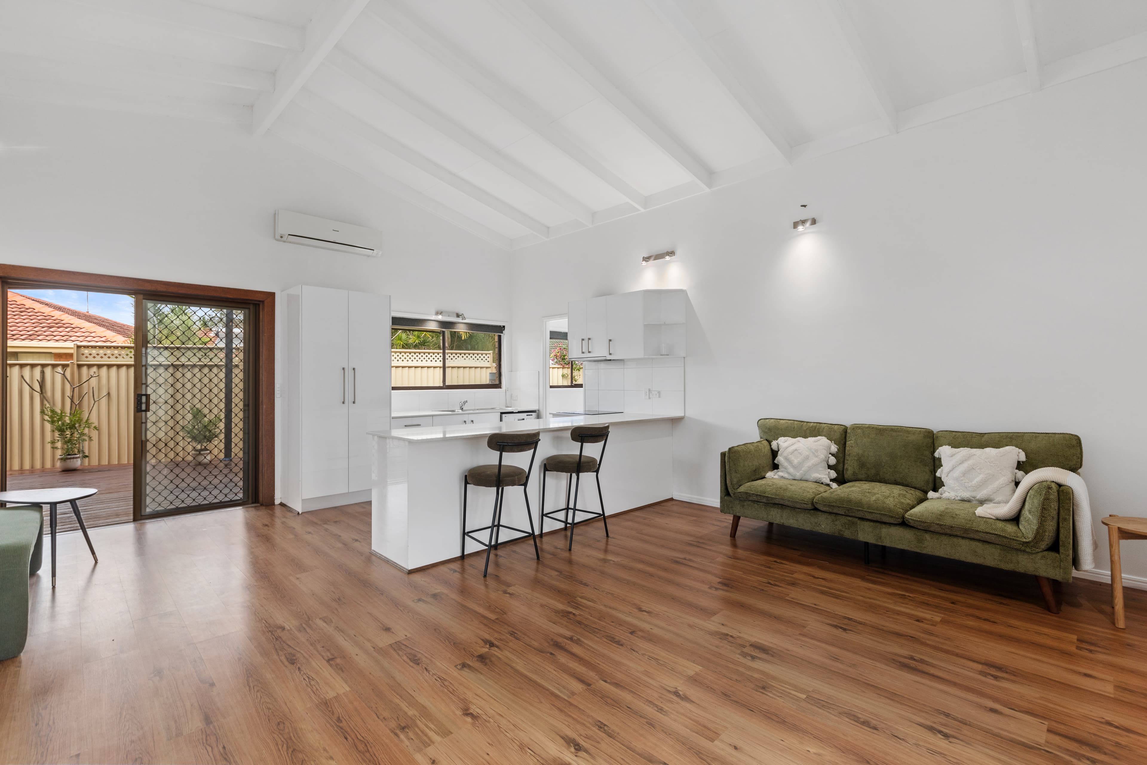 3/4 Shrike Court, Burleigh Waters, Burleigh Waters - Image 1