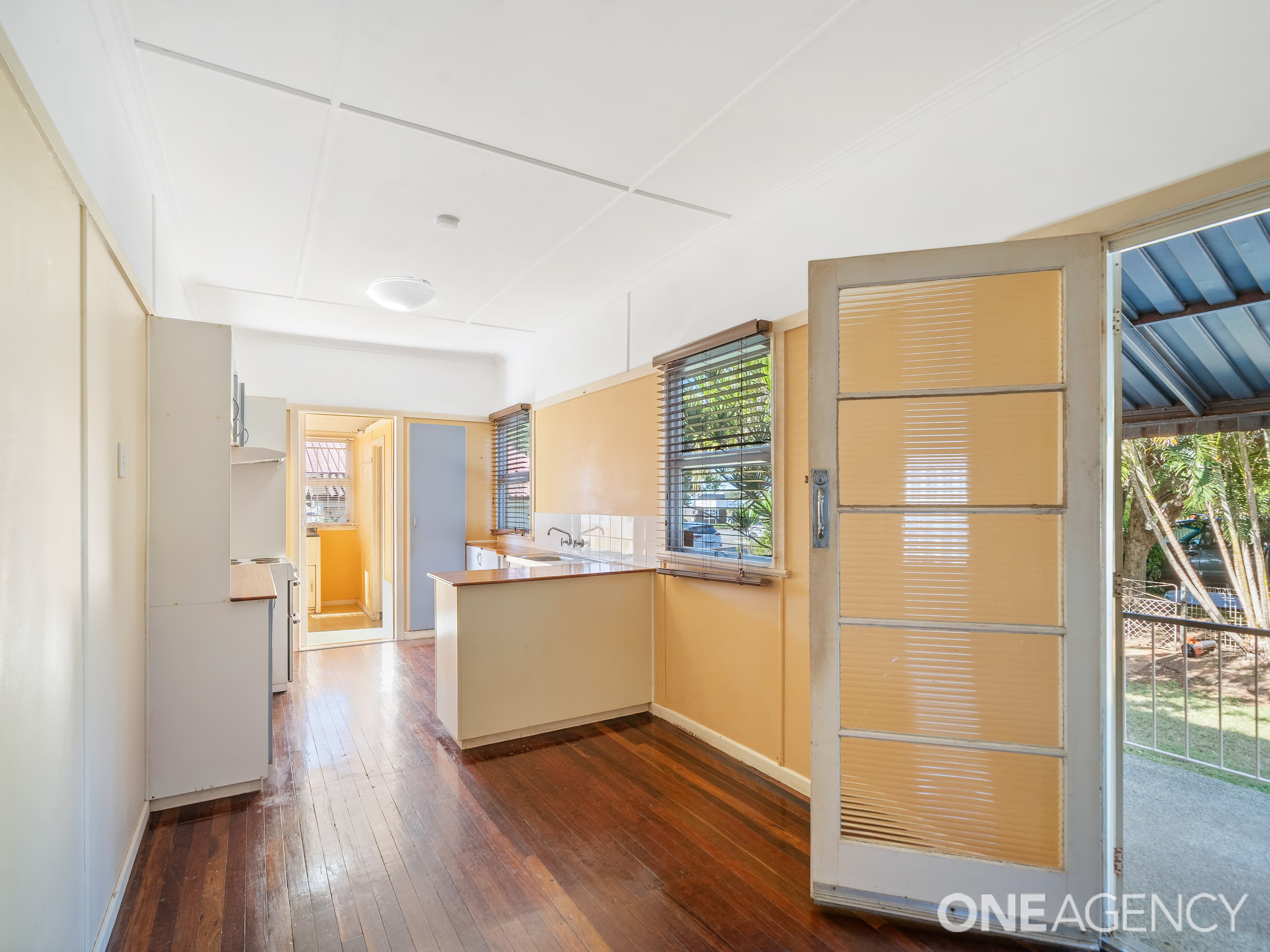 2 Campbell Street, Scarborough, Scarborough - Thumbnail 6