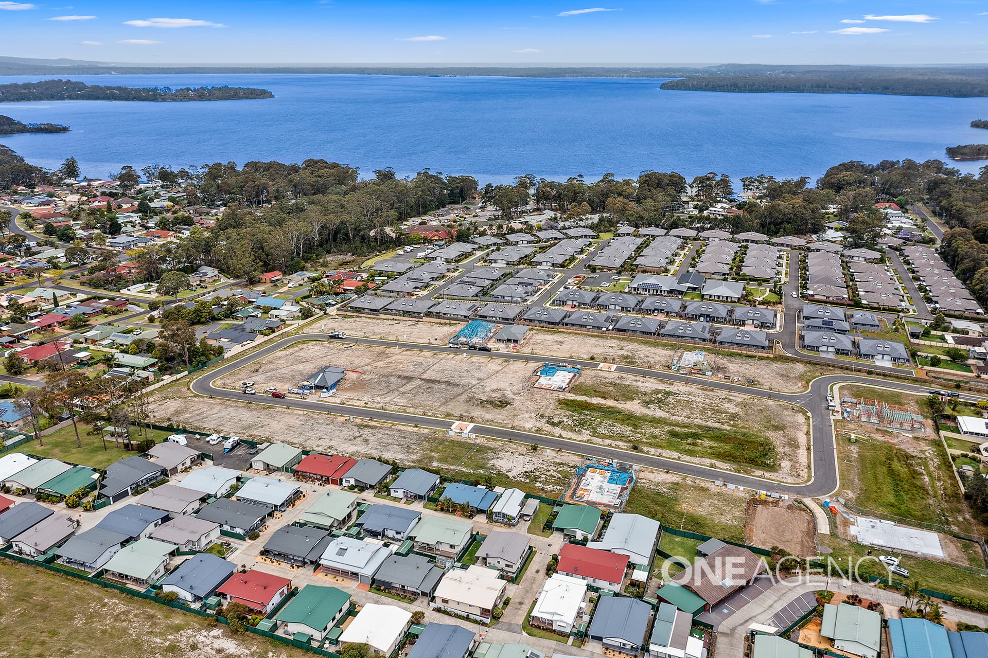 10 Patrina Circuit, St Georges Basin, St Georges Basin - Thumbnail 2
