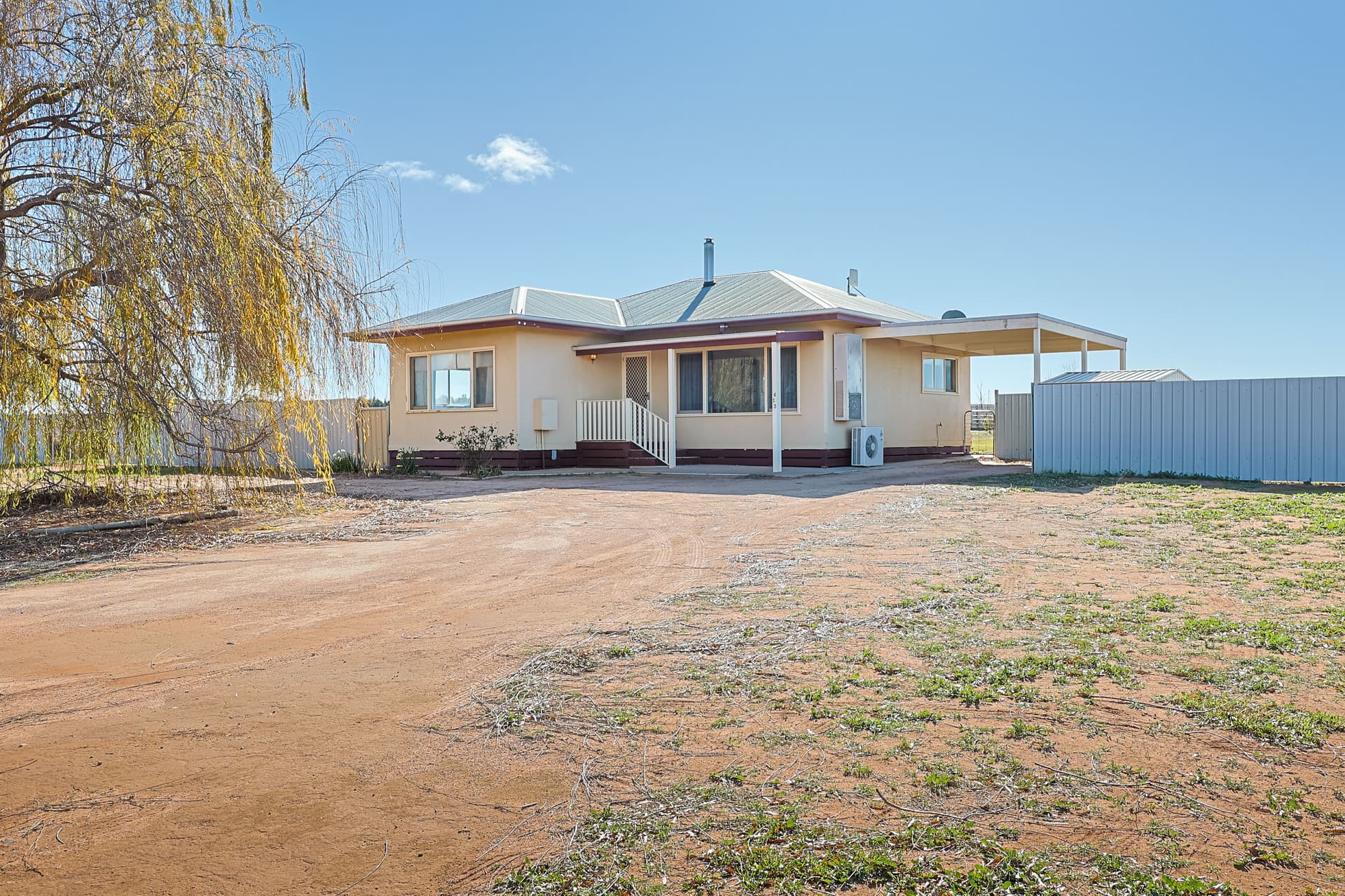 623 Dairtnunk Avenue, Cardross, Cardross - Thumbnail 2
