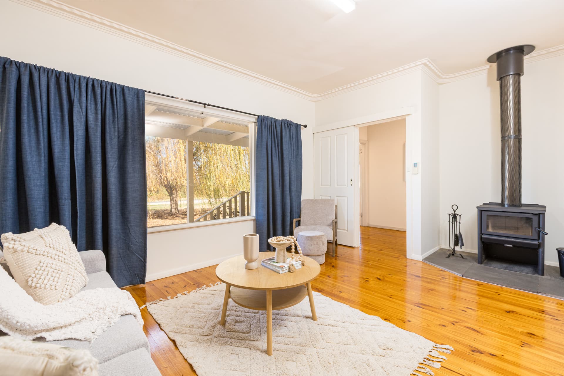 623 Dairtnunk Avenue, Cardross, Cardross - Thumbnail 4