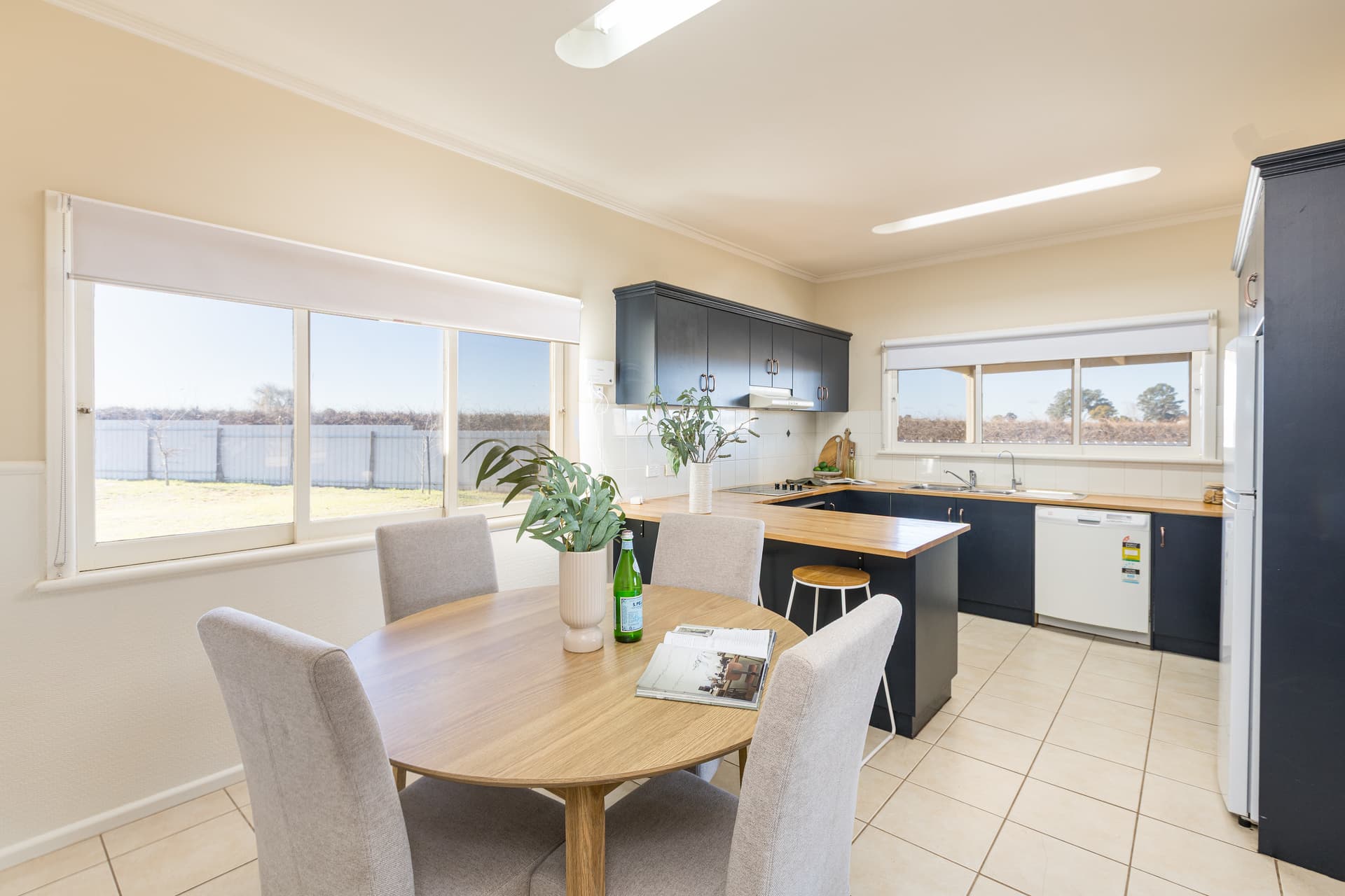 623 Dairtnunk Avenue, Cardross, Cardross - Thumbnail 7