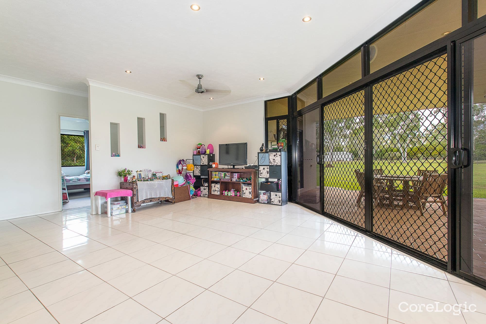 8 Vanessa Court, Alice River, Alice River - Thumbnail 4