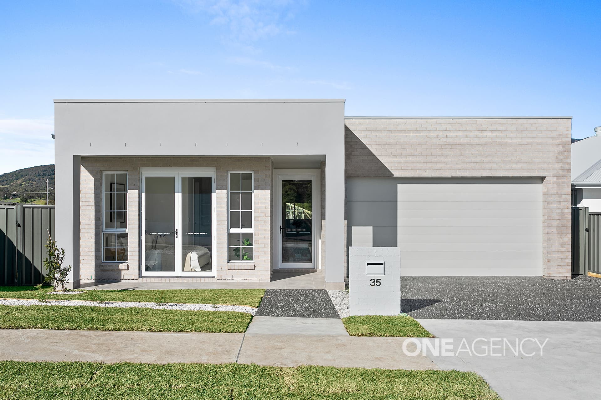 35 Bristlebird Drive, Calderwood, Calderwood - Image 1