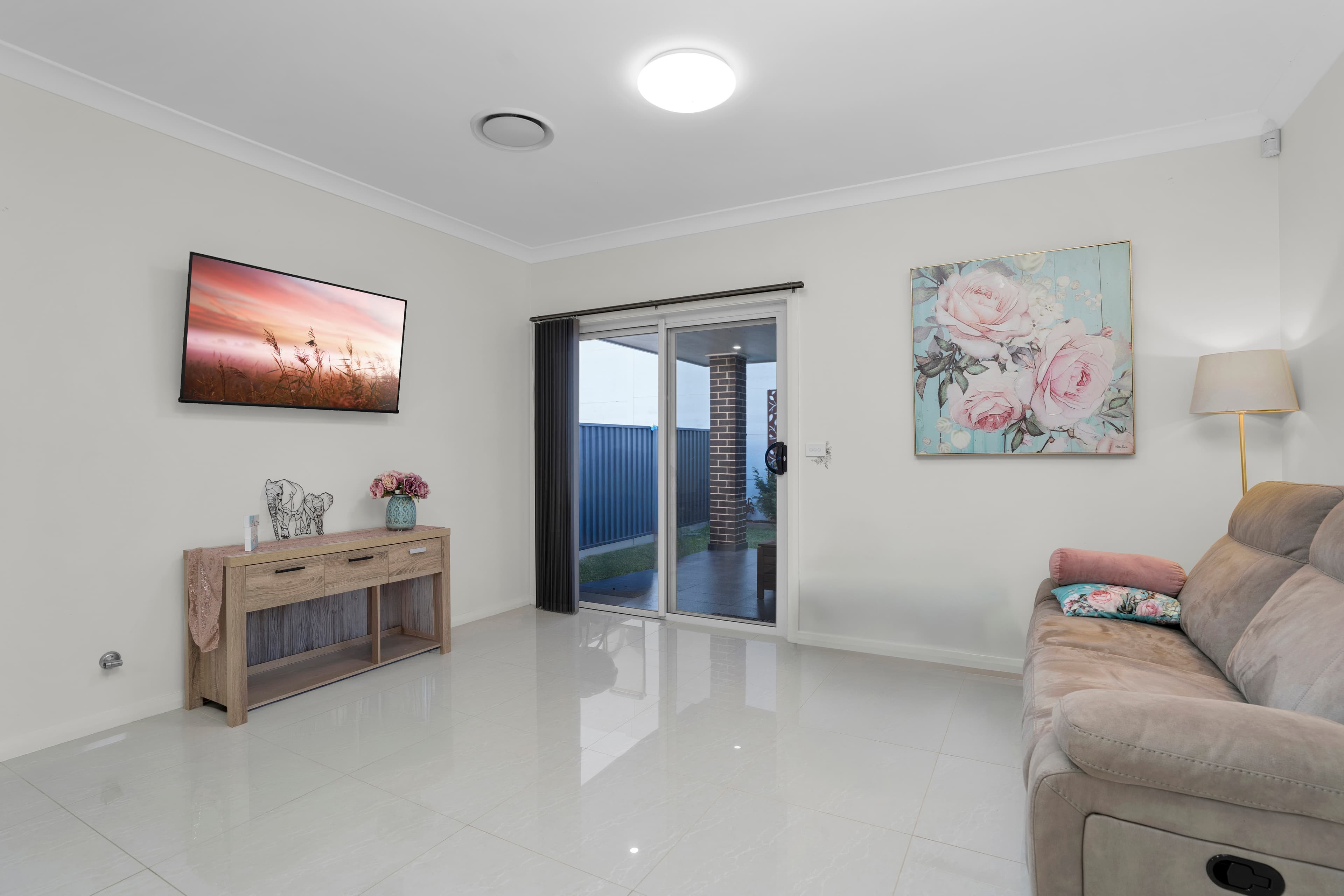 40 Bluebell Crescent, Spring Farm, Spring Farm - Thumbnail 6