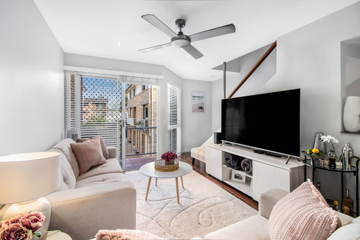 6/33 Cronulla  Avenue, Mermaid Beach, Mermaid Beach - Thumbnail 4