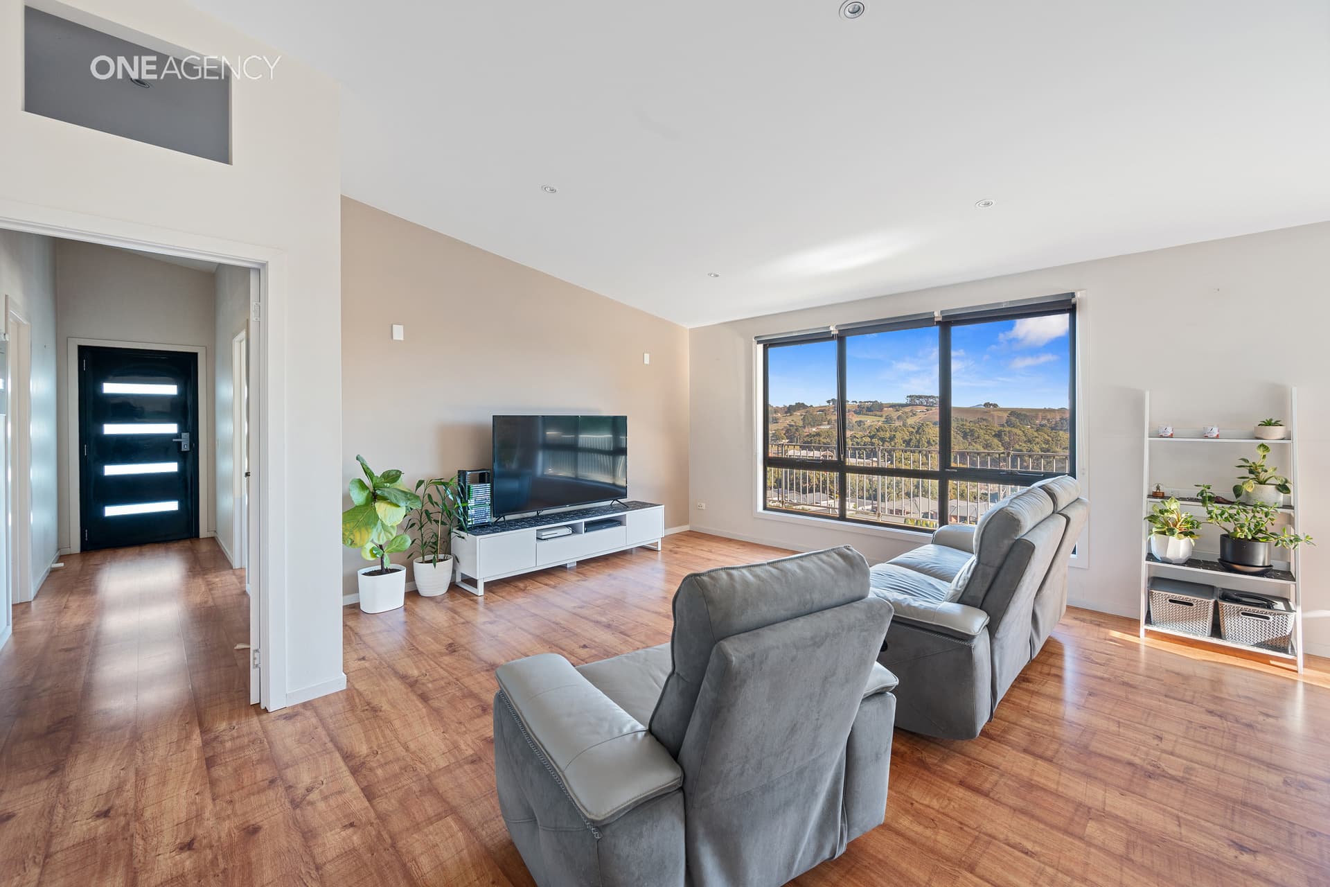16 Tomarah Crescent, Devonport, Devonport - Image 1