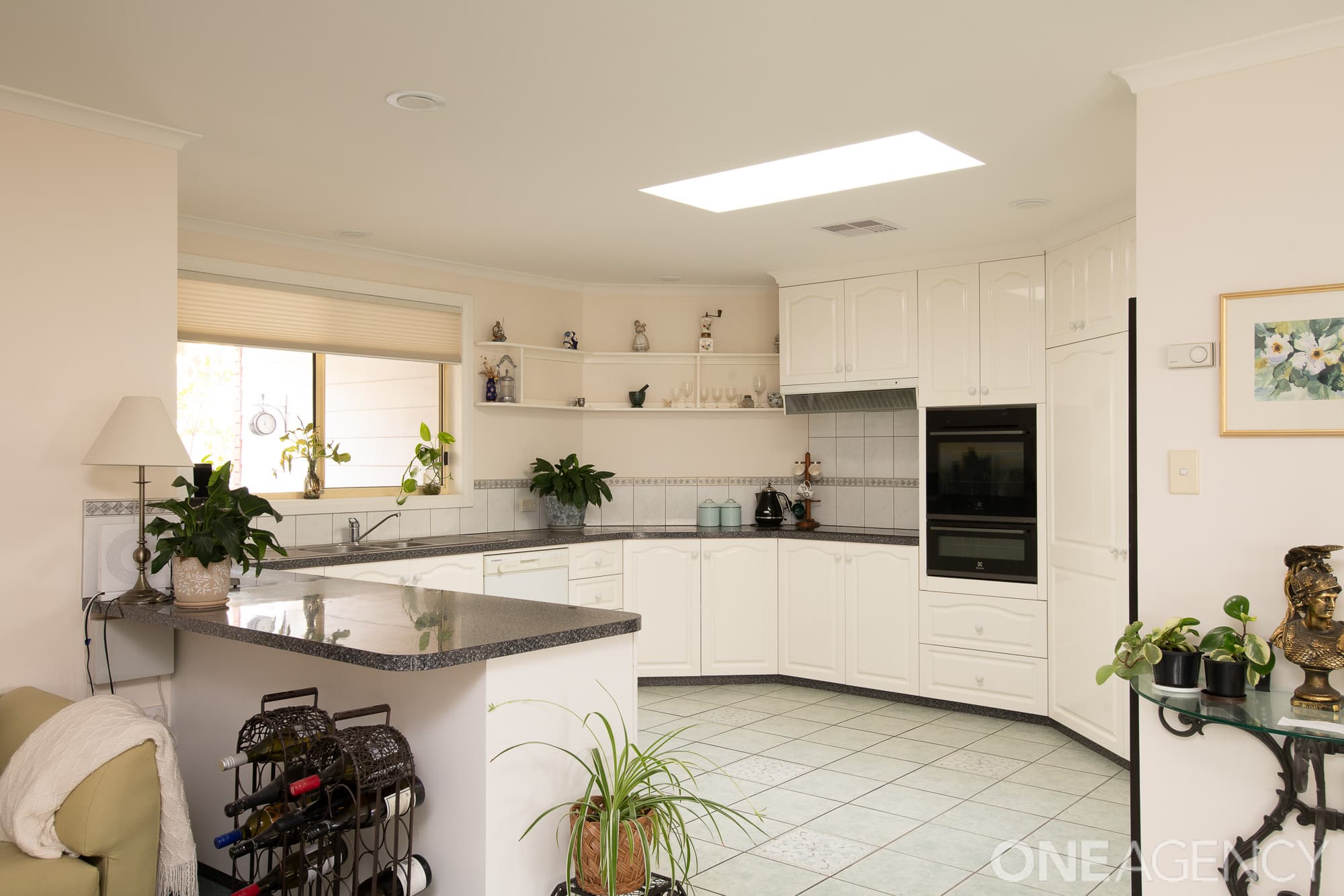2 Somerset Place, Prospect Vale, Prospect Vale - Thumbnail 2