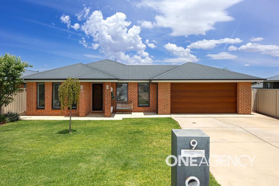 9 KENTUCKY Crescent, Gobbagombalin, Gobbagombalin - Image 1
