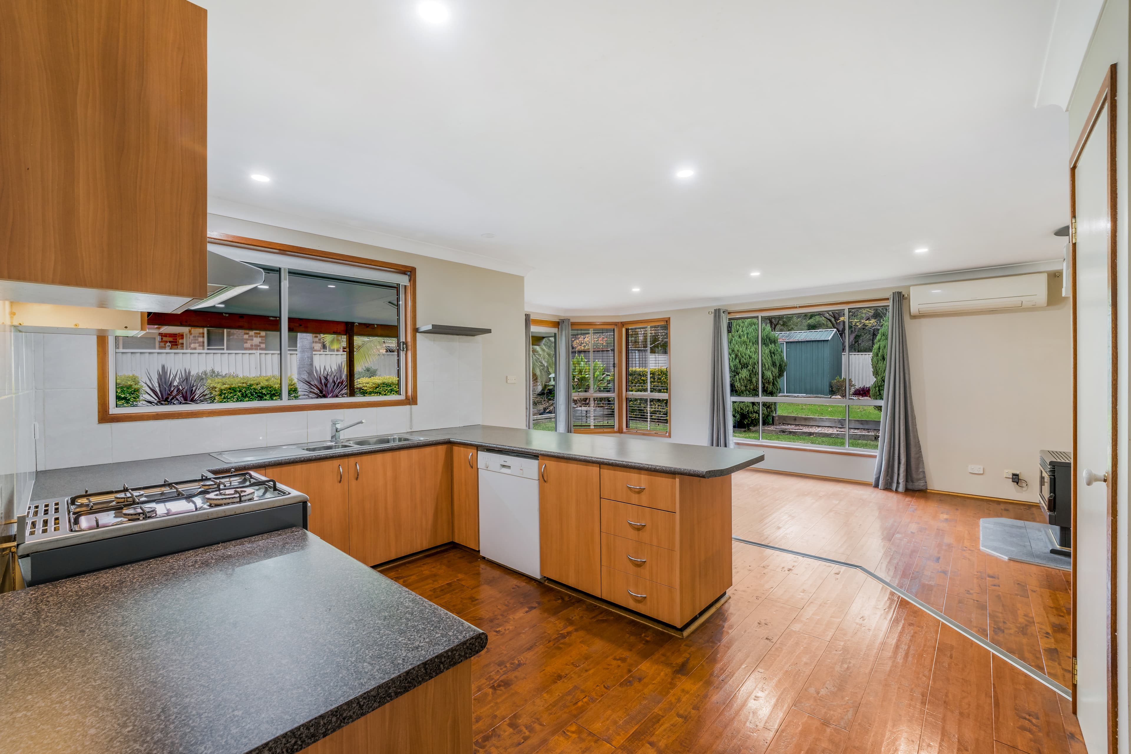 55 Theseus Circuit, Rosemeadow, Rosemeadow - Thumbnail 5