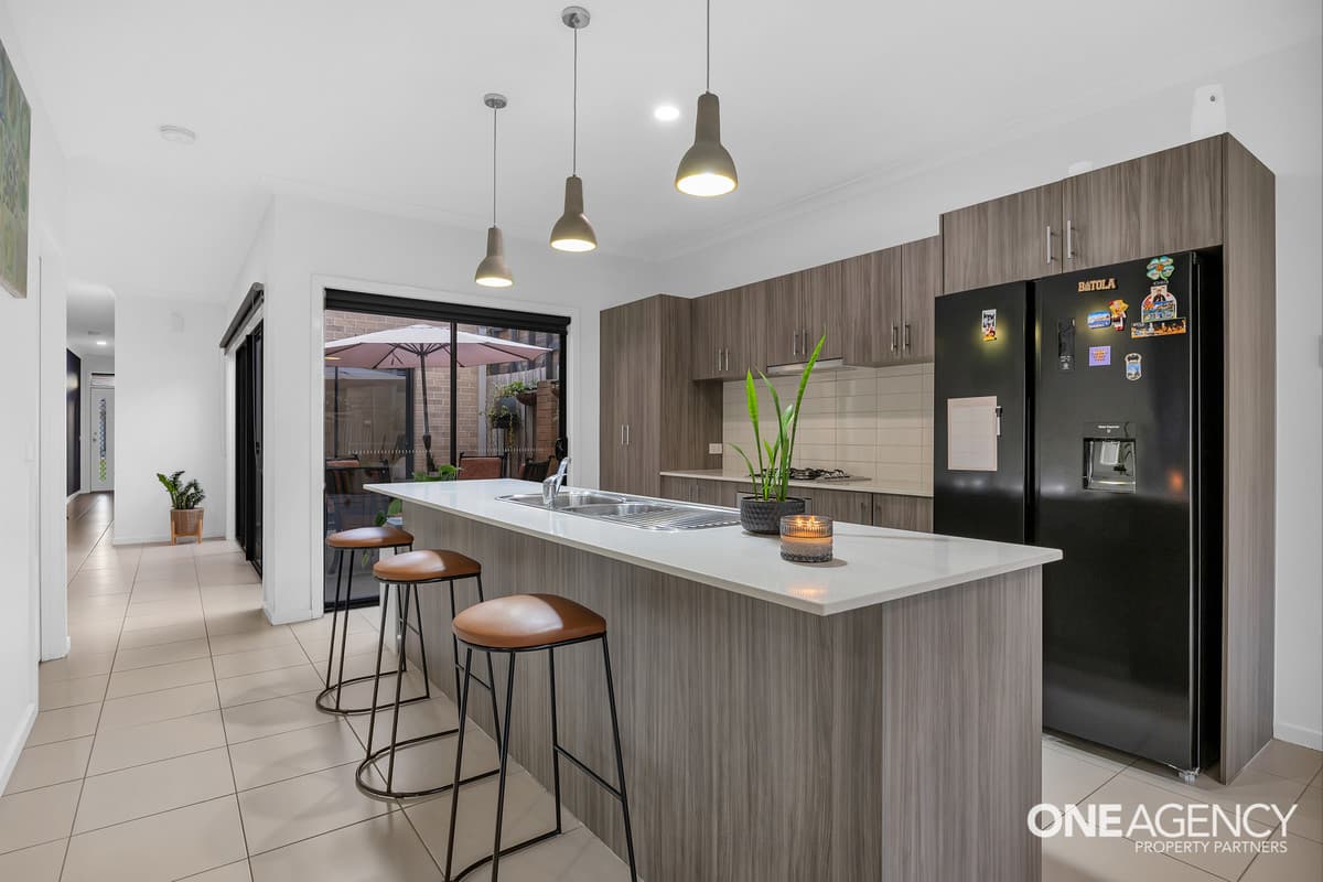 2/3 Santander Crescent, Point Cook, Point Cook - Thumbnail 2