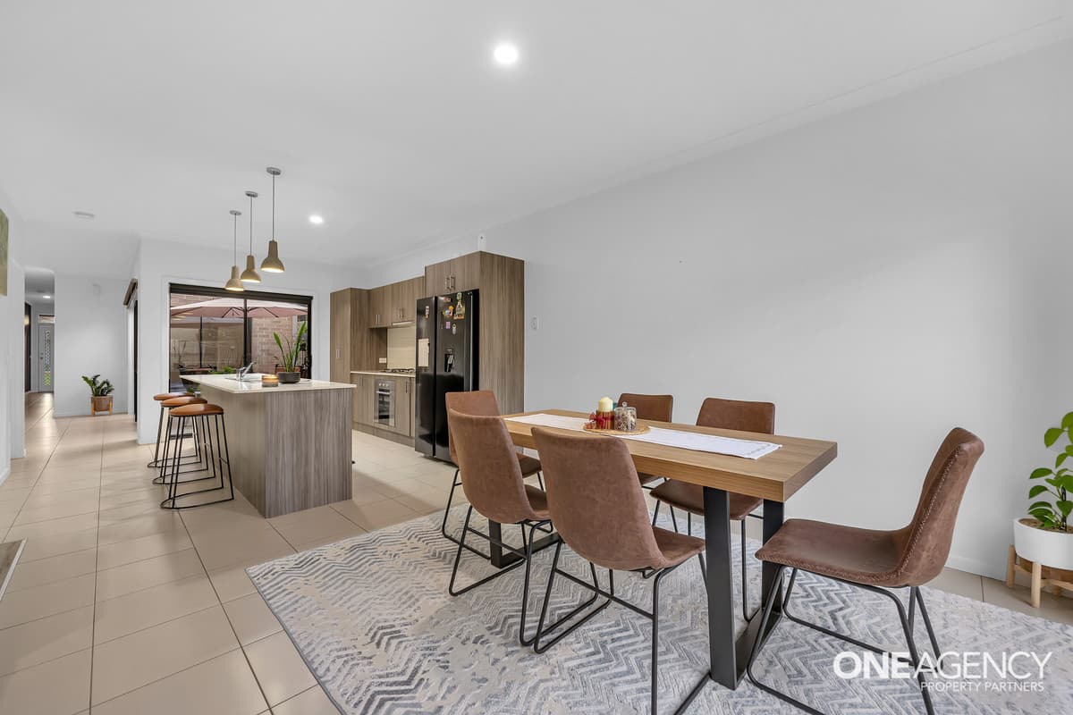 2/3 Santander Crescent, Point Cook, Point Cook - Thumbnail 4