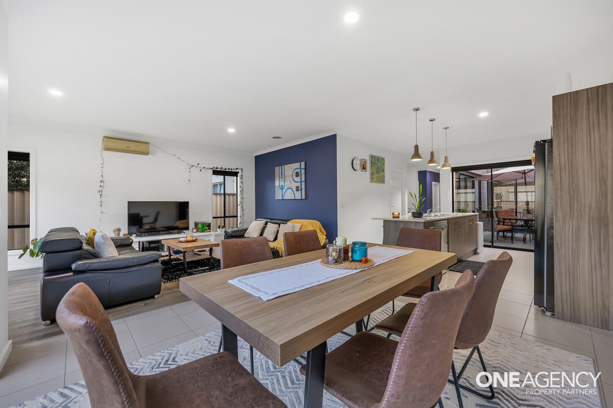 2/3 Santander Crescent, Point Cook, Point Cook - Thumbnail 5
