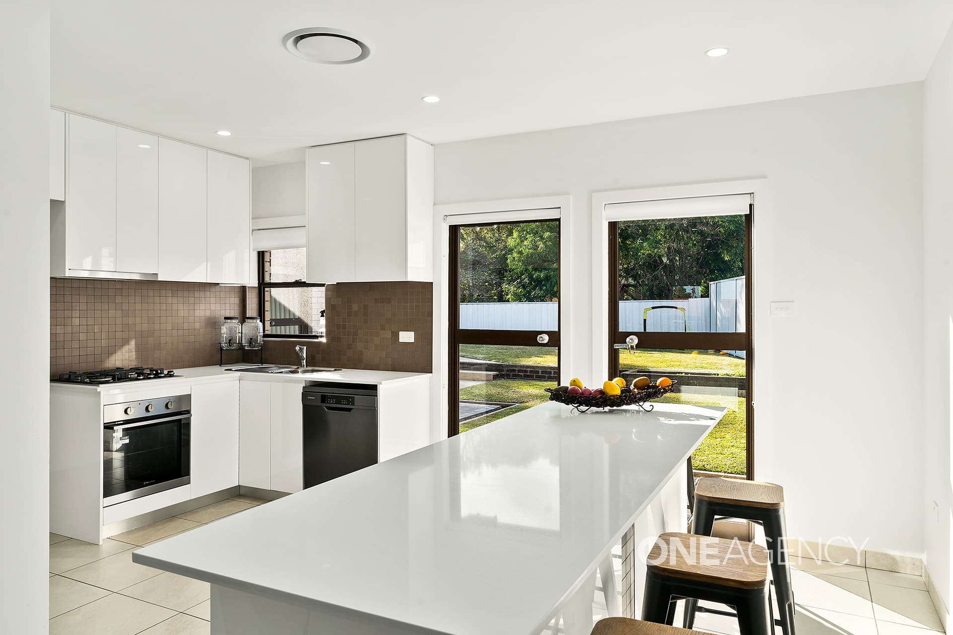 15 Yuroka Crescent, St Georges Basin, St Georges Basin - Thumbnail 2