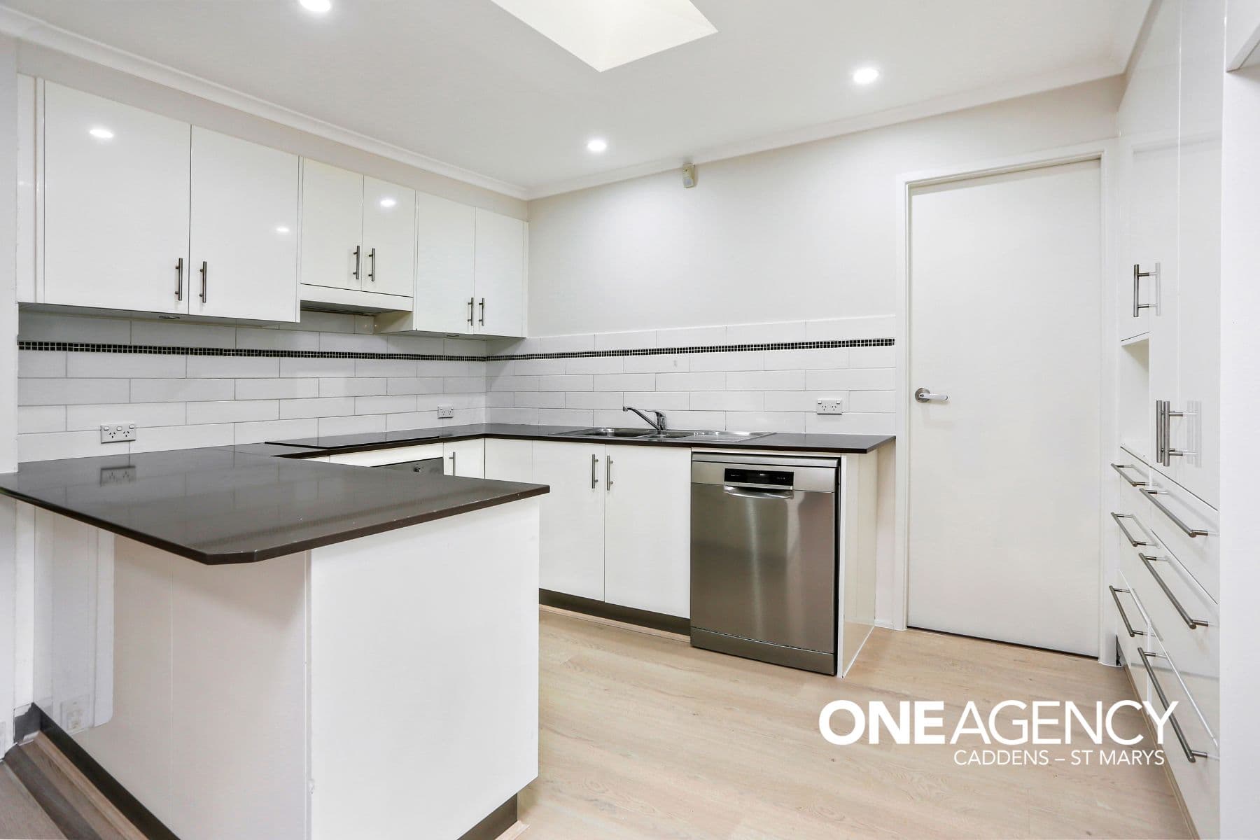 13 Claremont Place, South Penrith, South Penrith - Thumbnail 2
