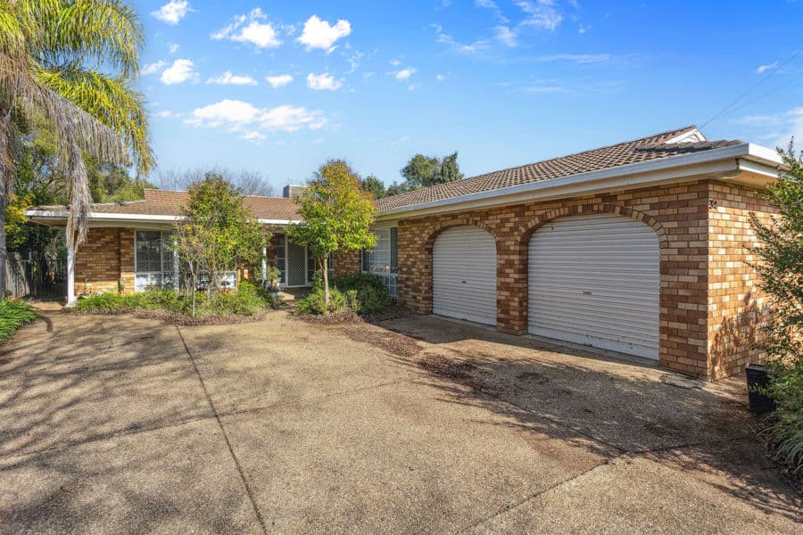 34 OLEANDER Crescent, Lake Albert, Lake Albert - Image 1