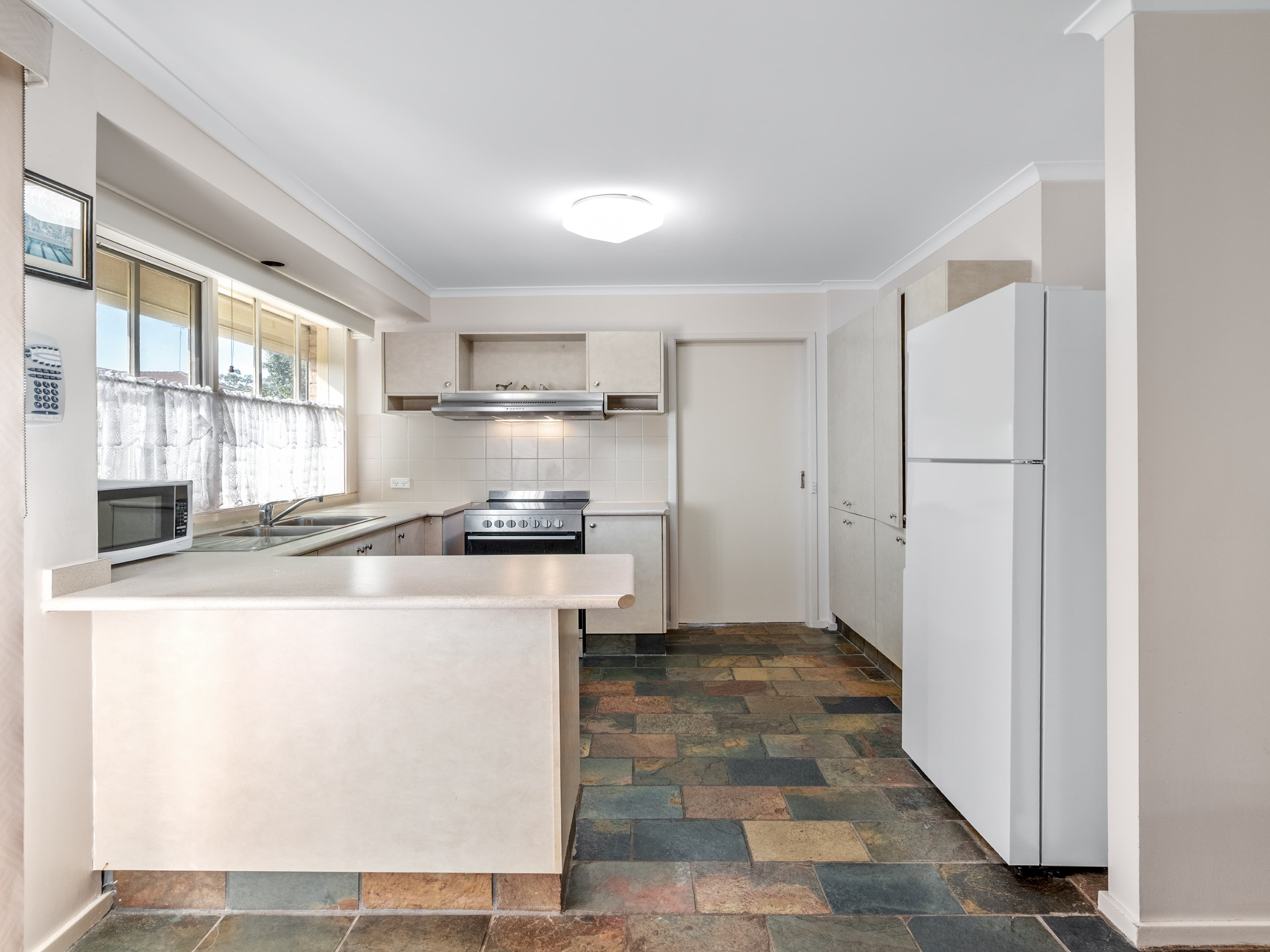 2 Paul Close, Cranebrook, Cranebrook - Thumbnail 8