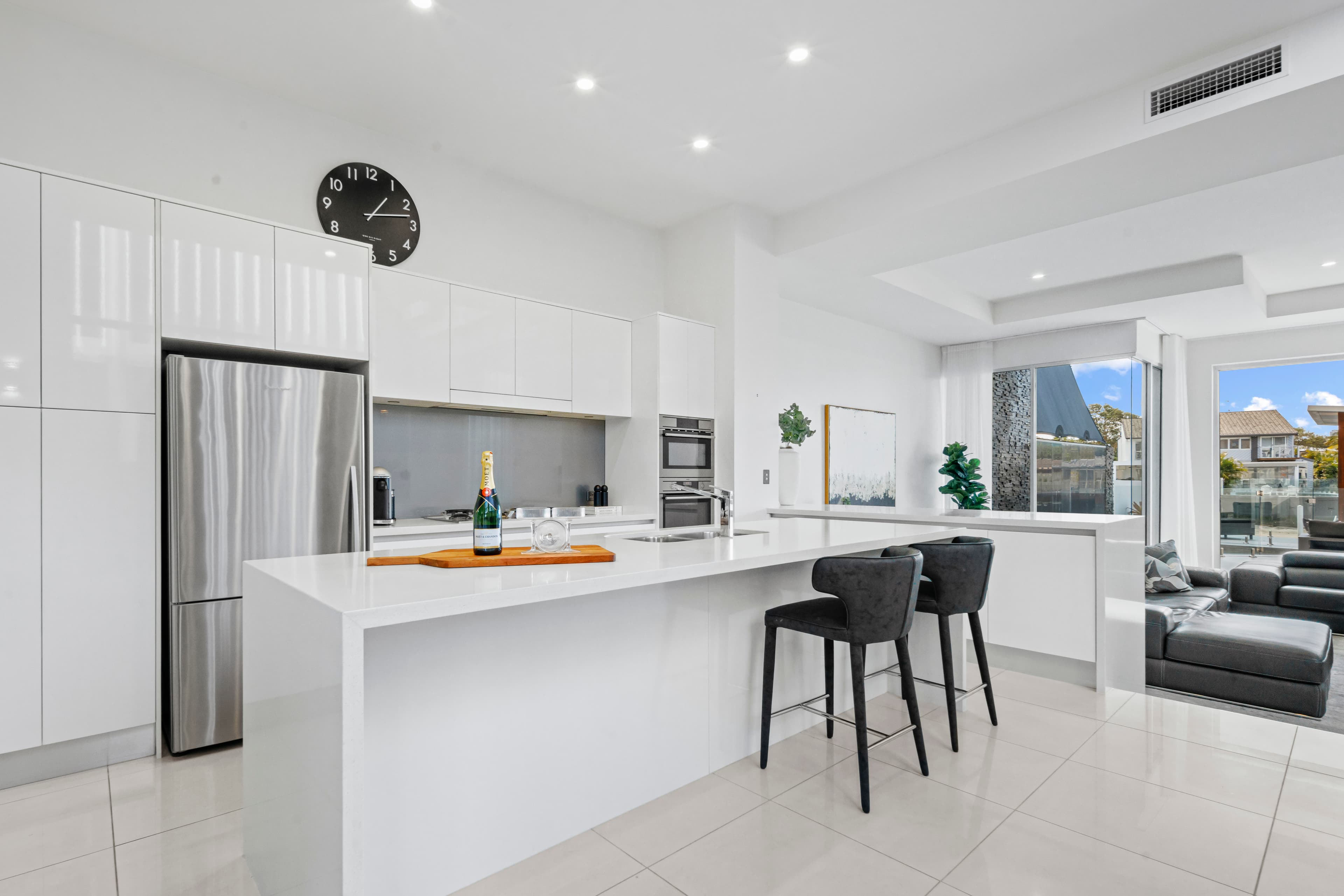 2/5 Vespa Crescent, Surfers Paradise, Surfers Paradise - Thumbnail 5