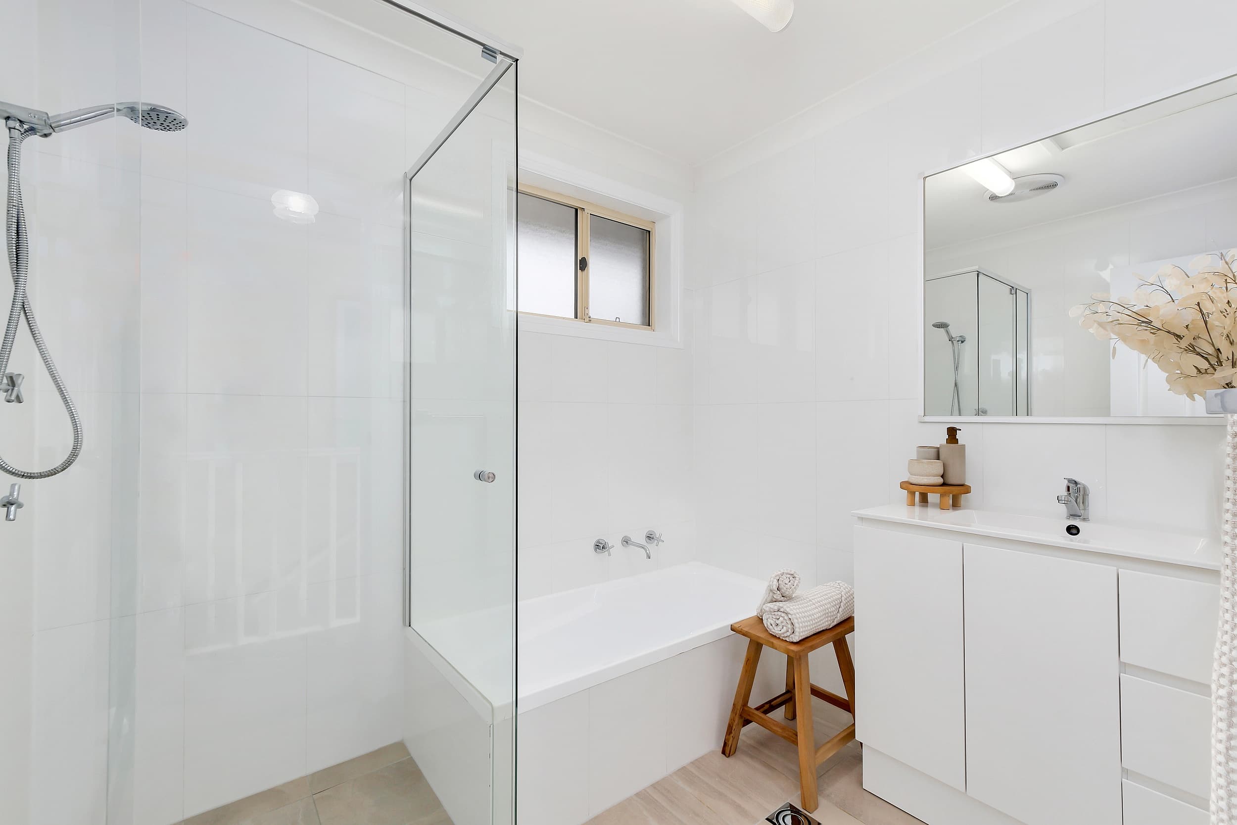 1/4 Gavenlock Road, Tuggerah, Tuggerah - Thumbnail 4