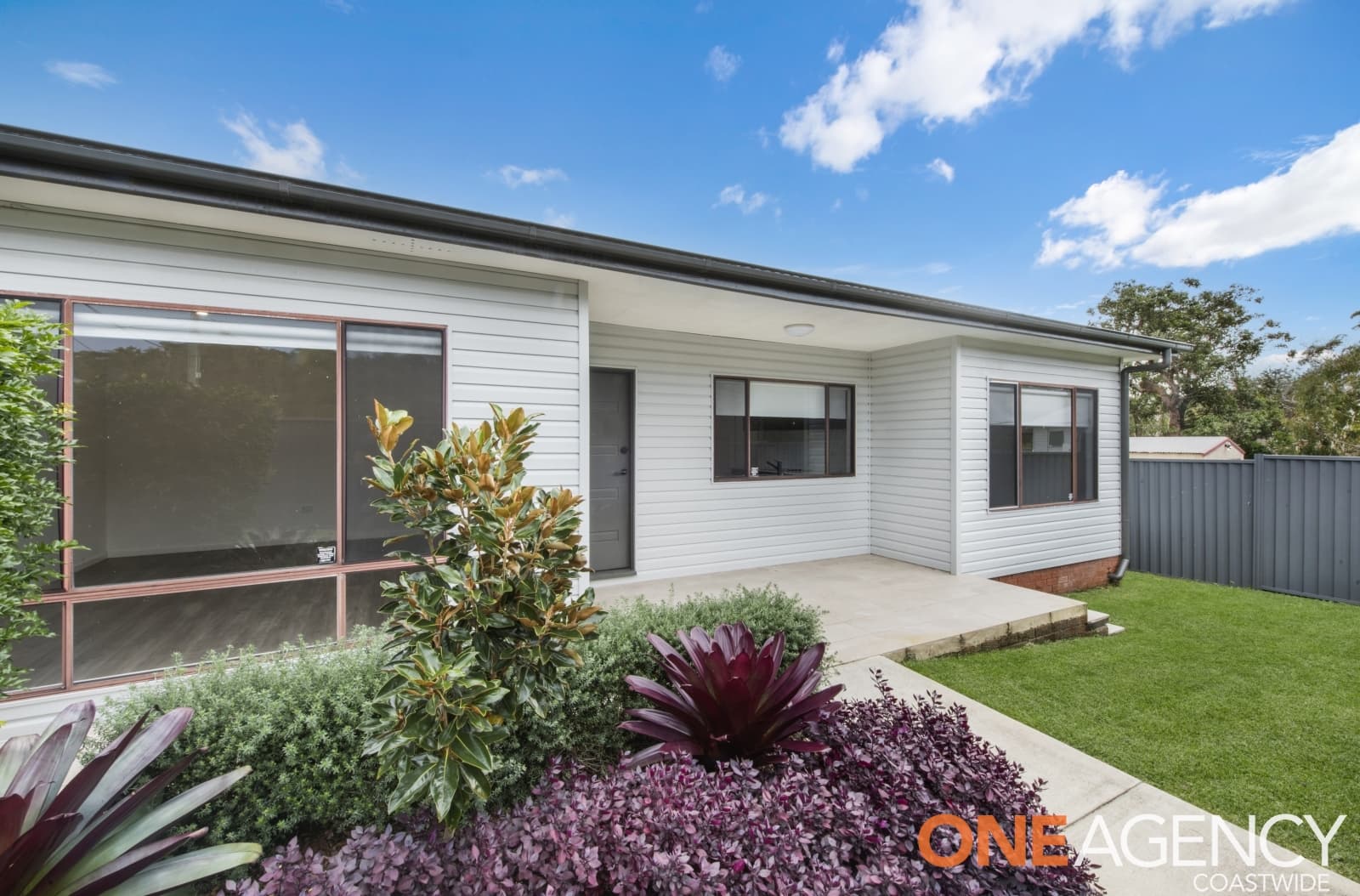 957A The Entrance Road, Forresters Beach, Forresters Beach - Image 1