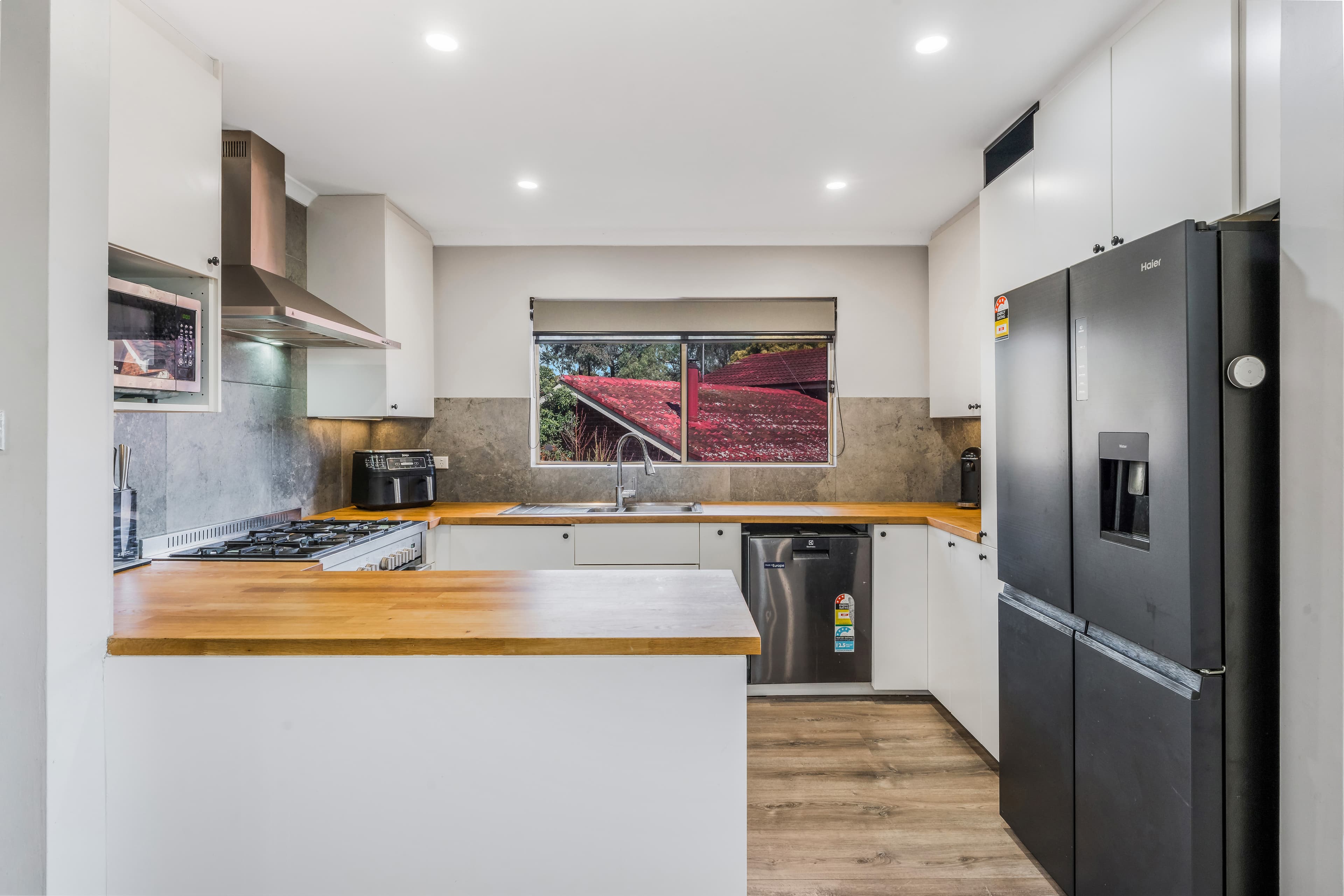 2/49 Diamontina Avenue, Kearns, Kearns - Image 1