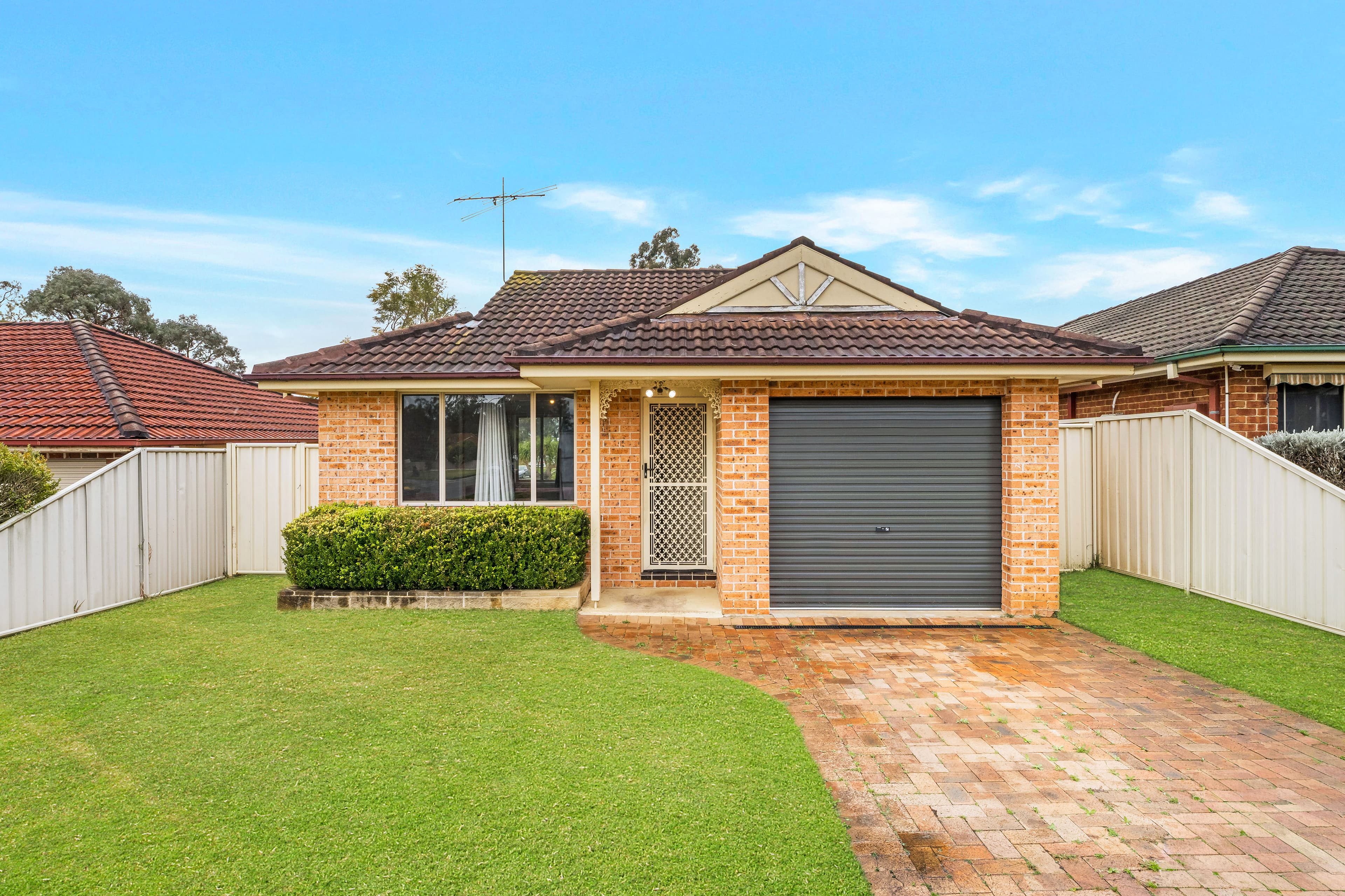 70 Carbasse Crescent, St Helens Park, St Helens Park - Thumbnail 2