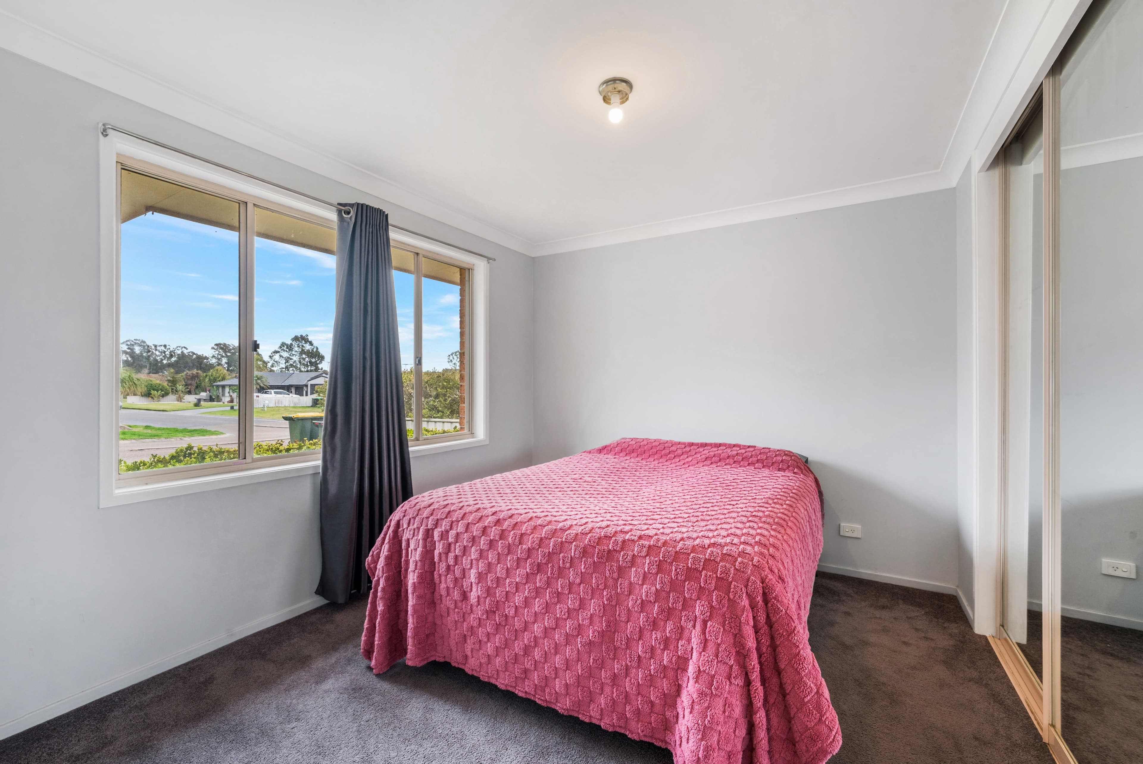 70 Carbasse Crescent, St Helens Park, St Helens Park - Thumbnail 5