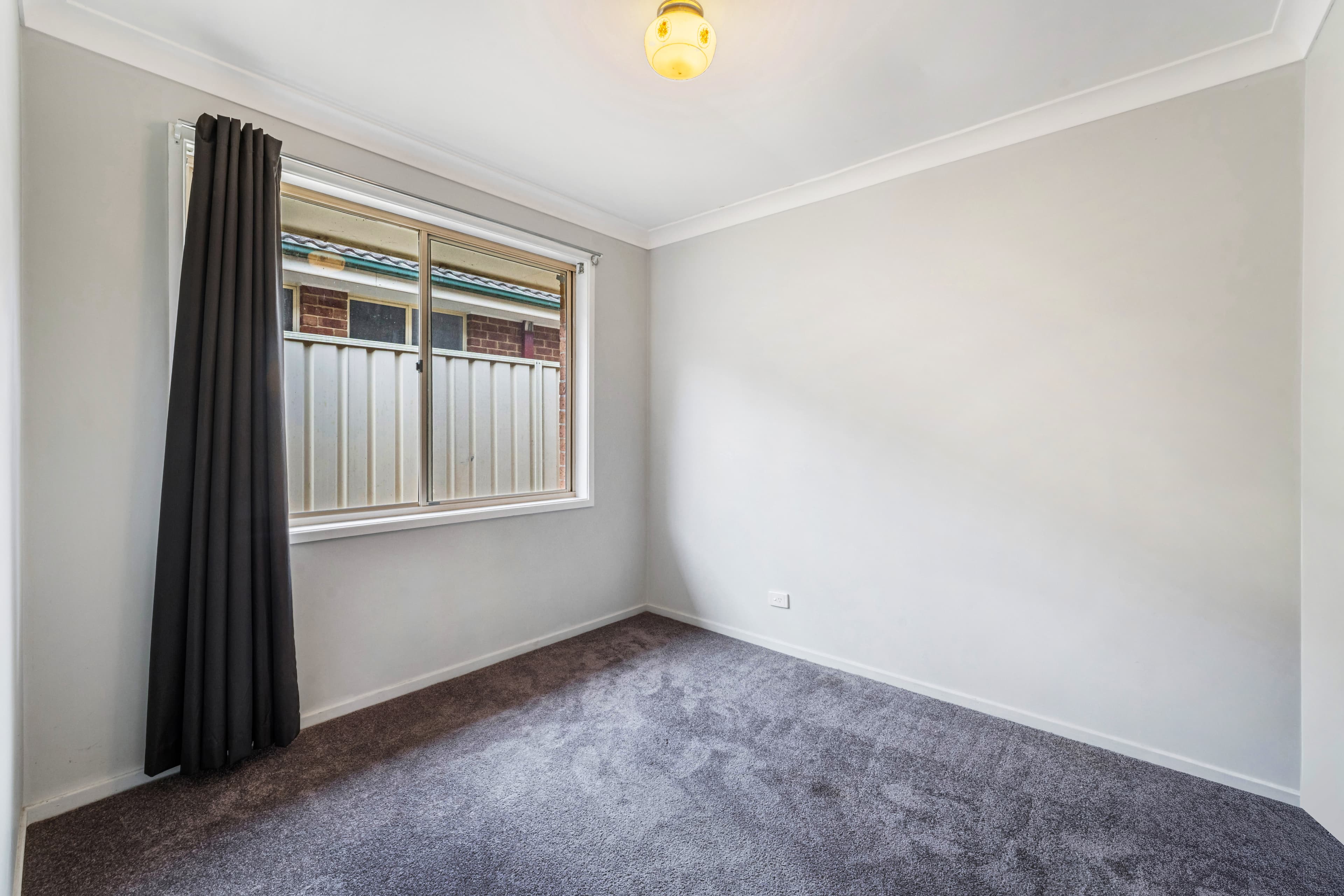 70 Carbasse Crescent, St Helens Park, St Helens Park - Thumbnail 6